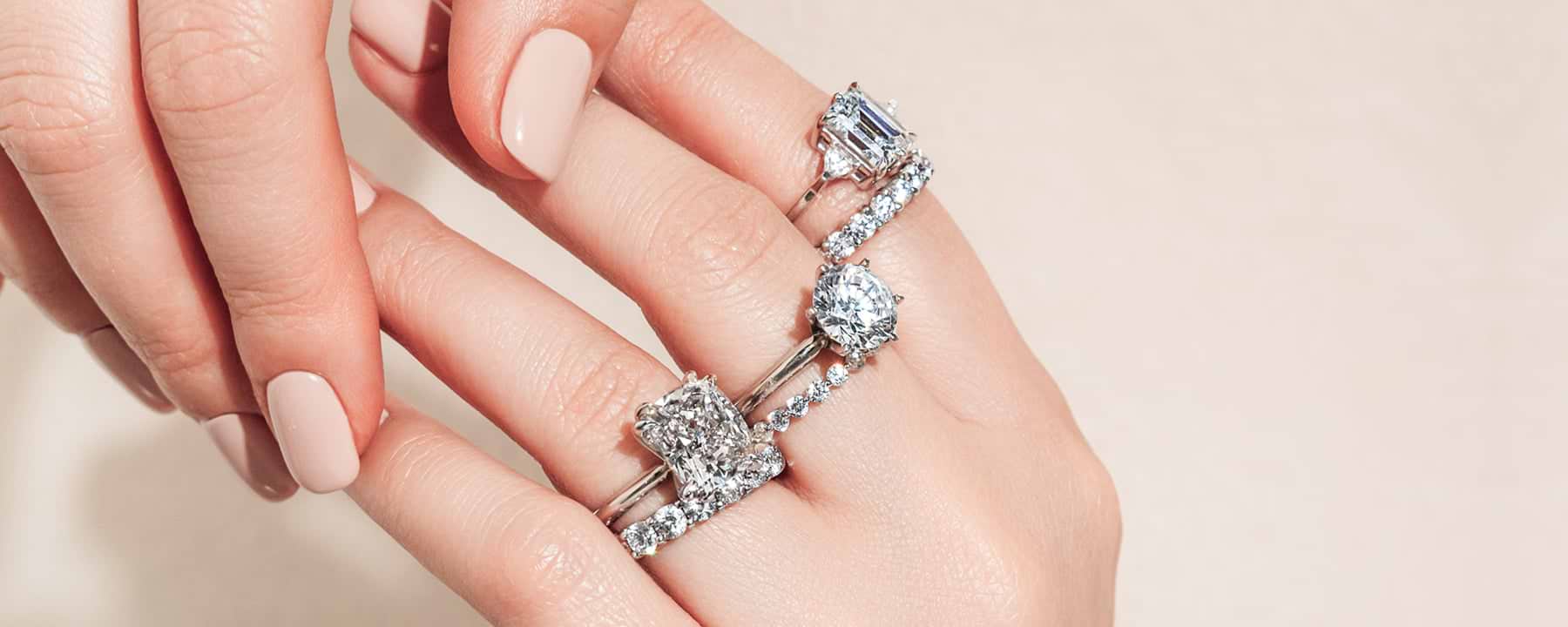 Engagement Rings in White Gold