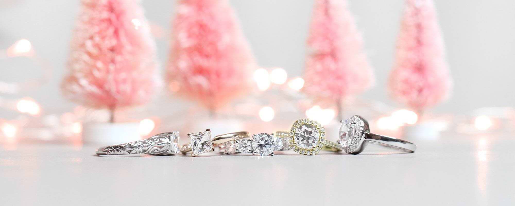 7 Jaw-Dropping Engagement Rings Under $1,000 for the Holiday Season