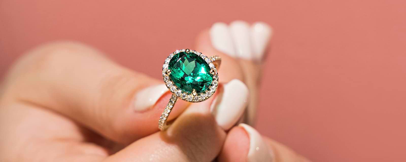 Top 6 Emerald Engagement Rings That You Will Absolutely Love!