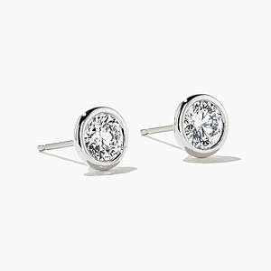  Lab-grown diamond earrings