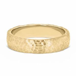 plain metal band with satin hammer finish in 14k yellow gold