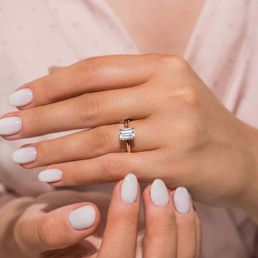 Rings without prongs clearance