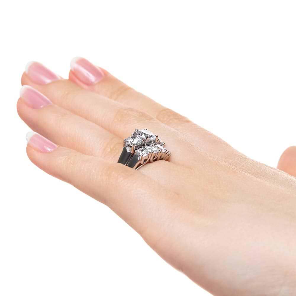Ellise Wedding Set | Three Stone Engagement Ring