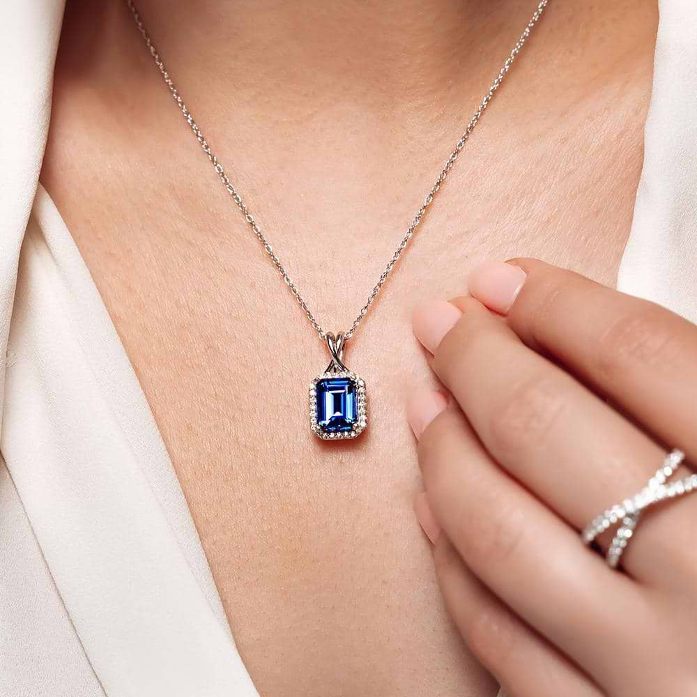 Set with a 3ct emerald shape lab-grown blue sapphire | blue sapphire pendant
