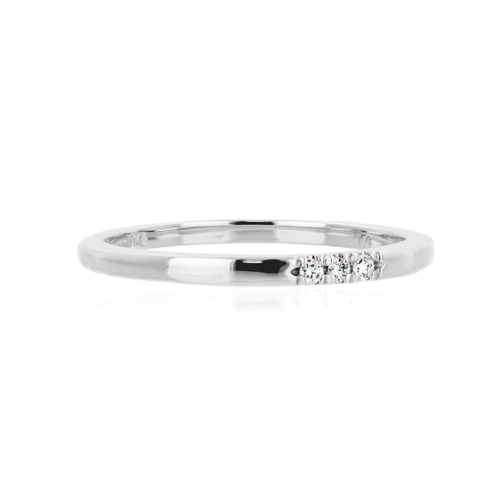 Three Lab-Grown Diamonds set in a simple band in recycled 10K white gold | fashion Three Lab-Grown Diamonds set in a simple band in recycled 10K white gold