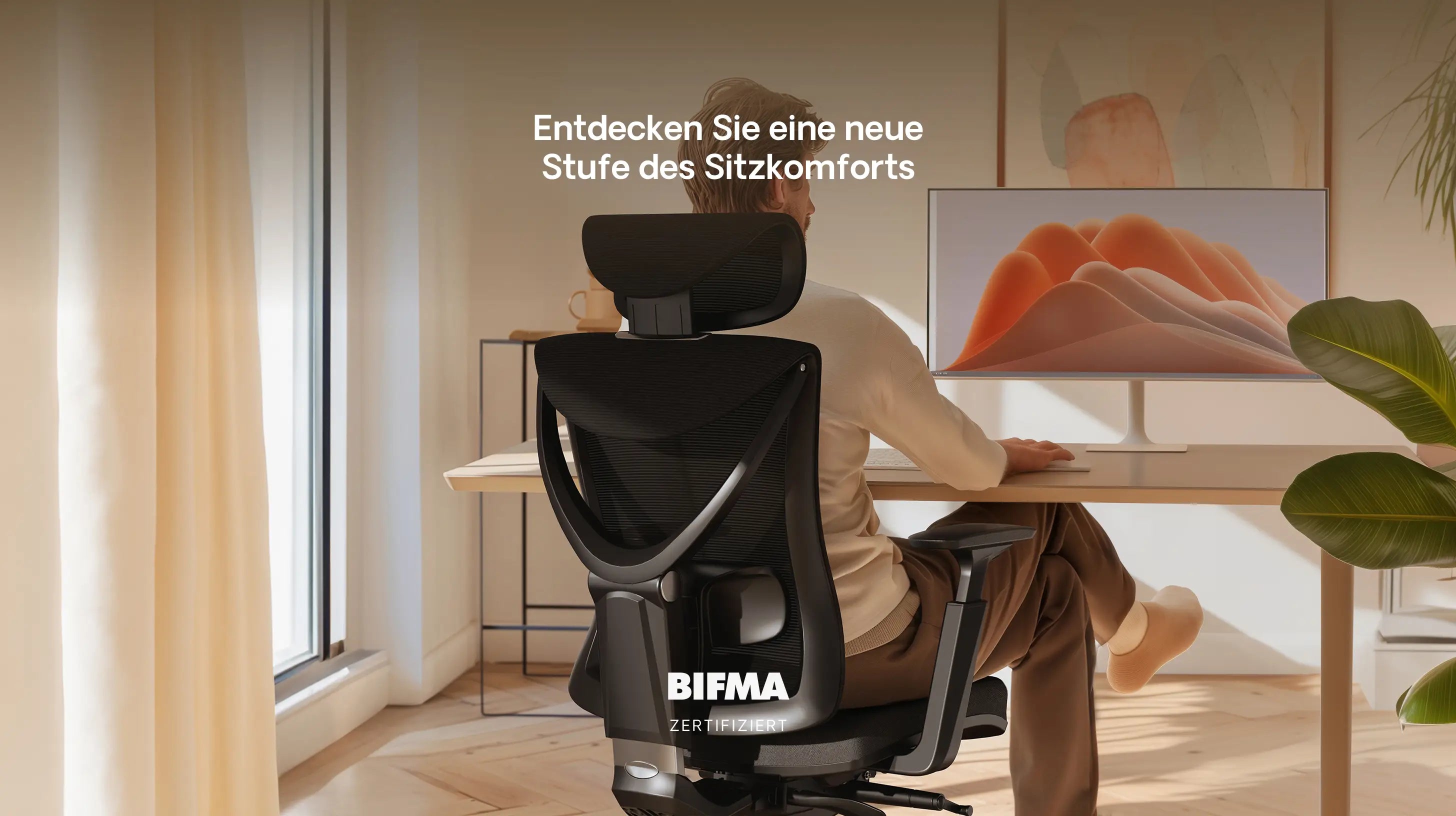 Schwarzer Bürostuhl SitPro von hinten
