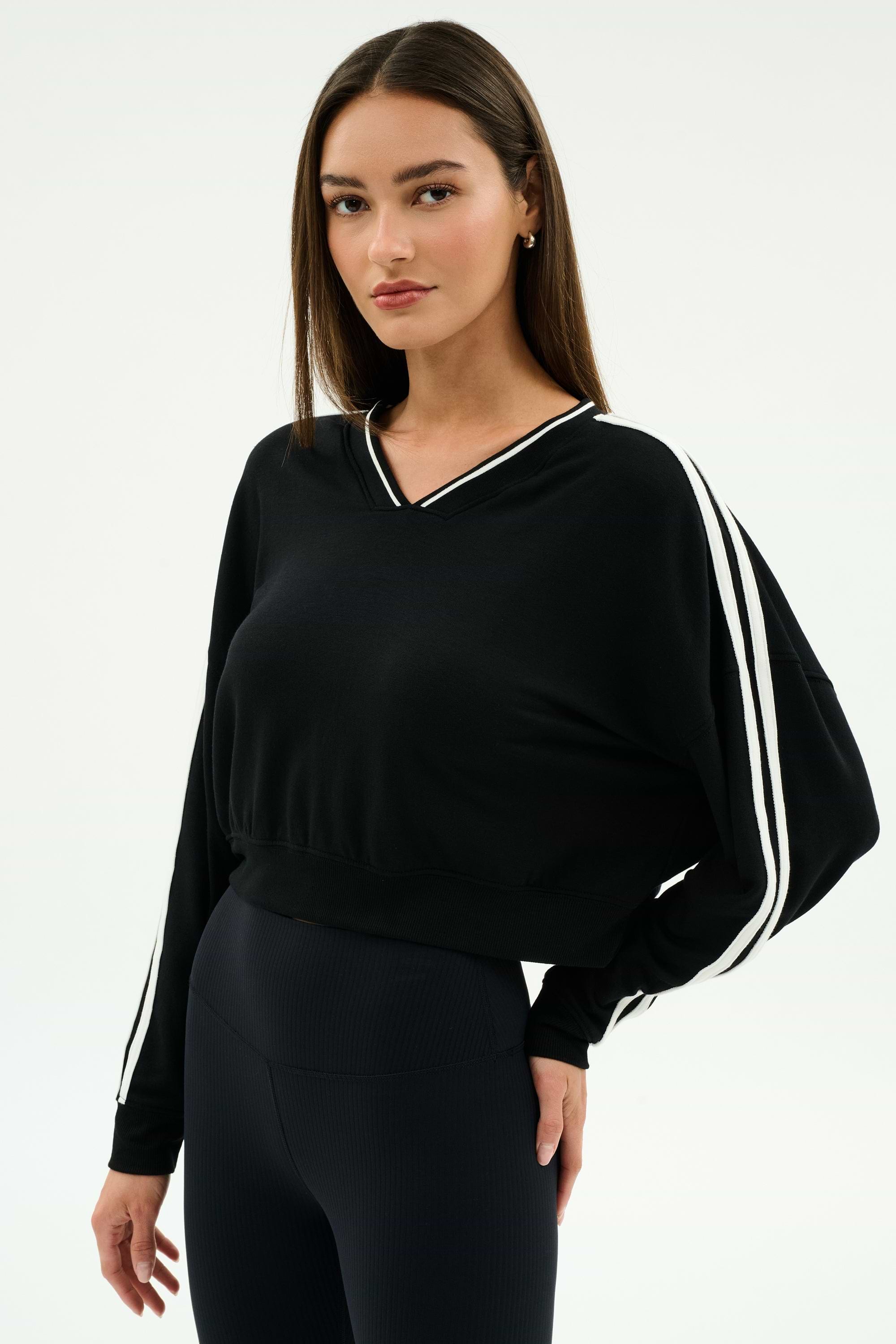 Ellie Fleece V Neck Sweatshirt - Black/White – SPLITS59