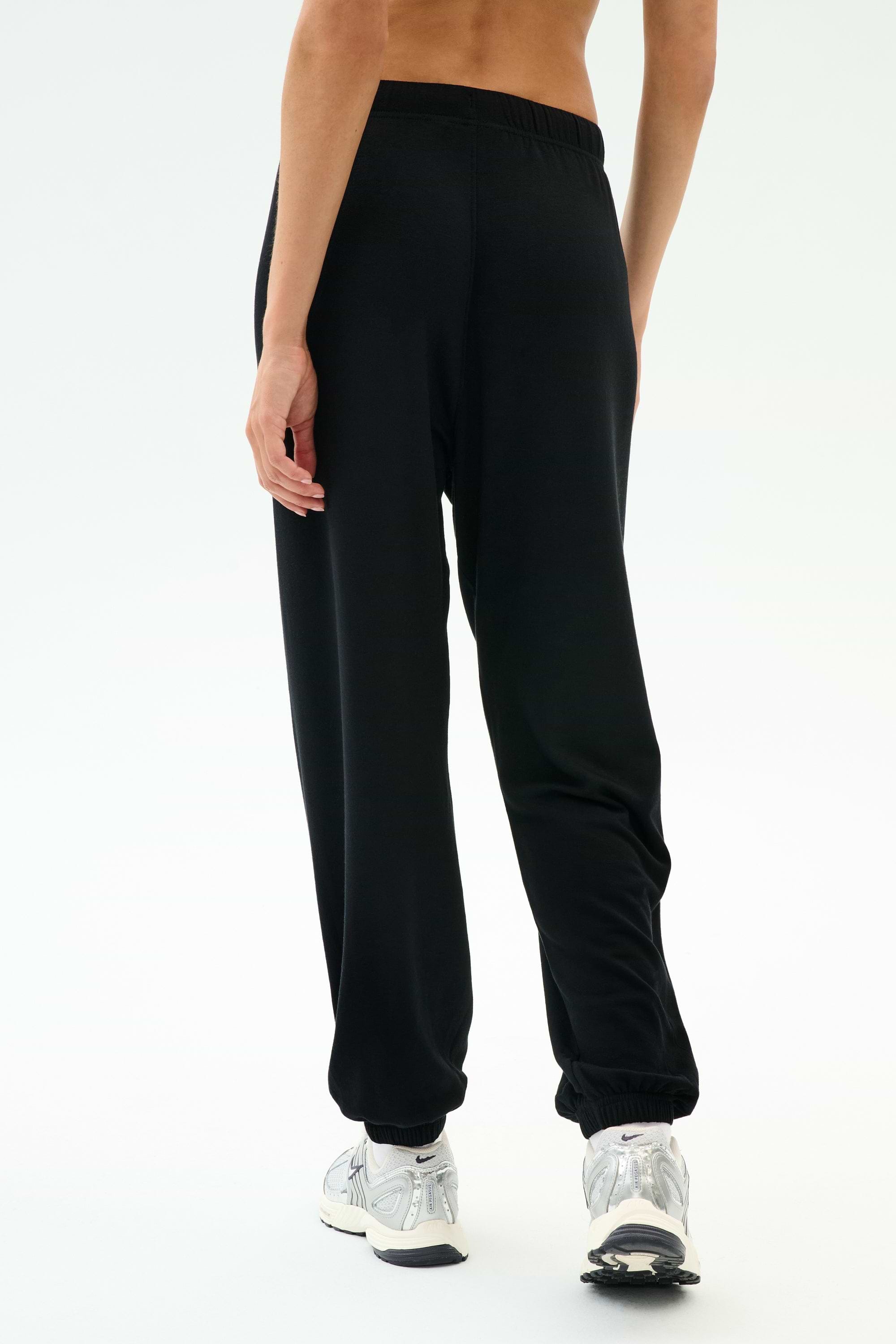 love31 Andie Oversized Fleece Varsity 59 Sweatpant - Black/59 – SPLITS59