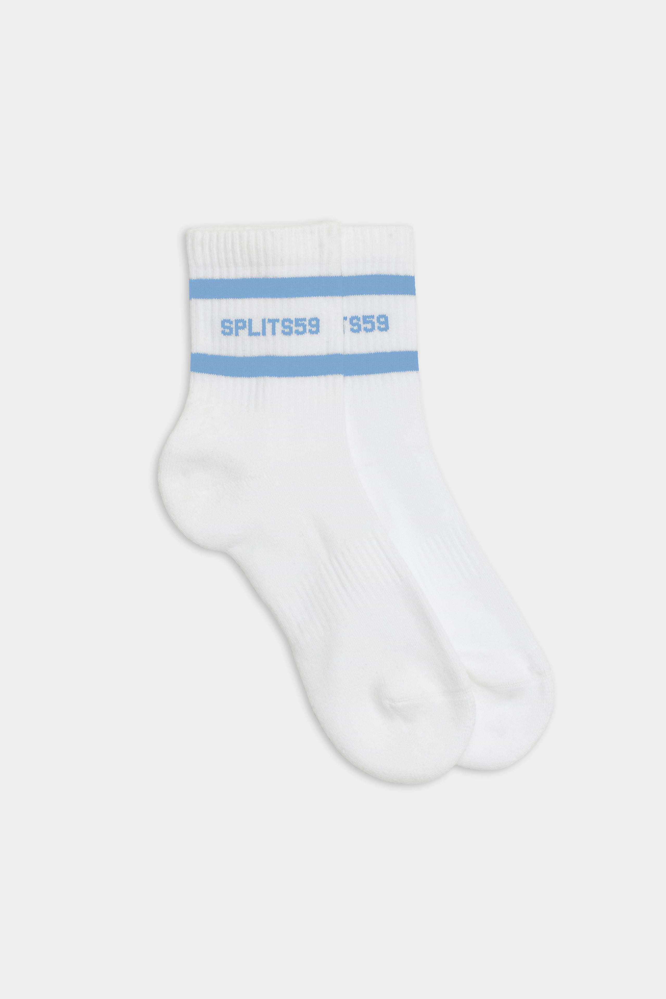 The SPLITS59 Logo Stripe Quarter Socks in White/Skylight feature a blue stripe and the brand's logo near the top, offering a classic retro athletic look.