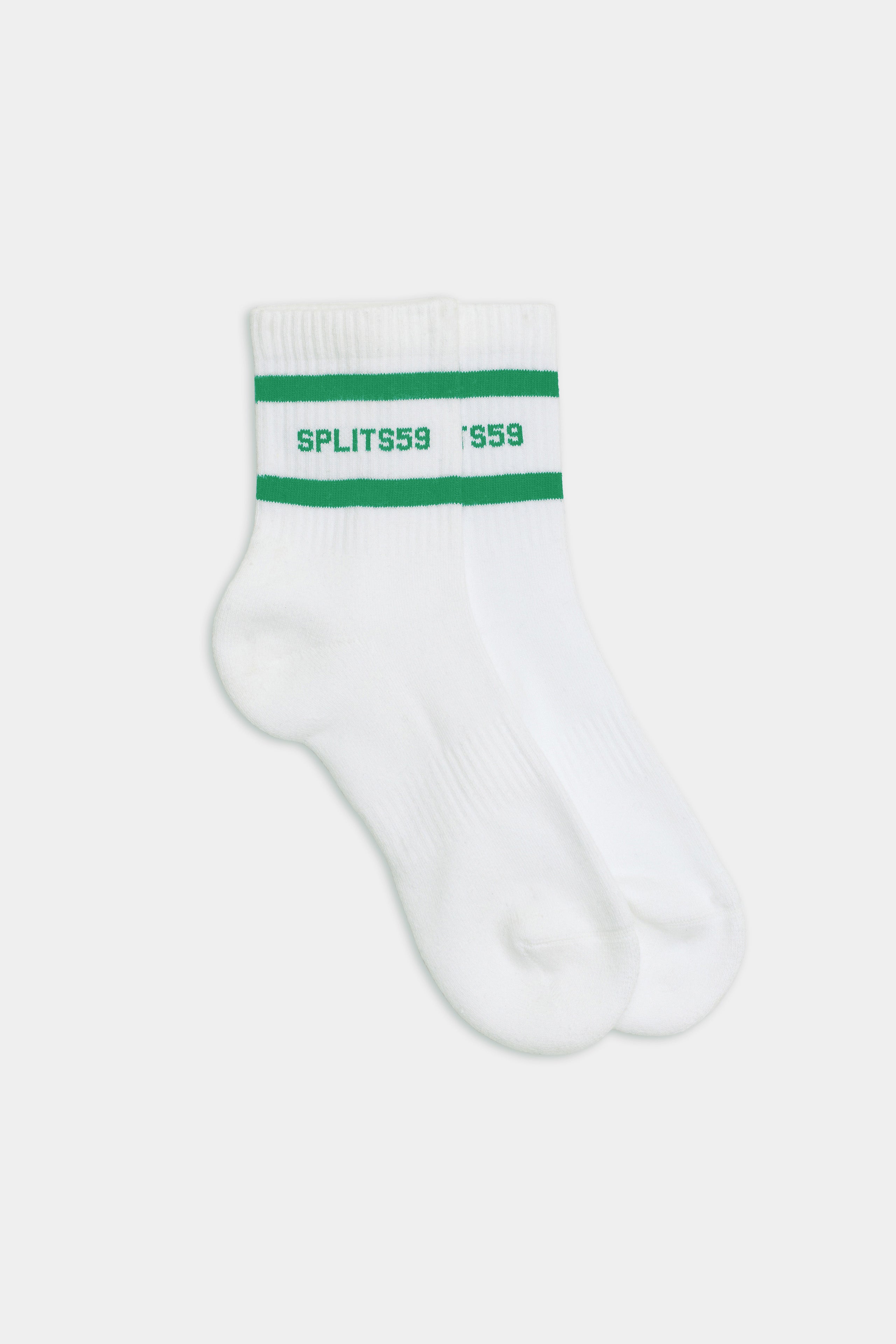 The SPLITS59 Logo Stripe Quarter Socks in White/Grass feature green stripes and a green SPLITS59 logo near the top for a classic retro sporty look.