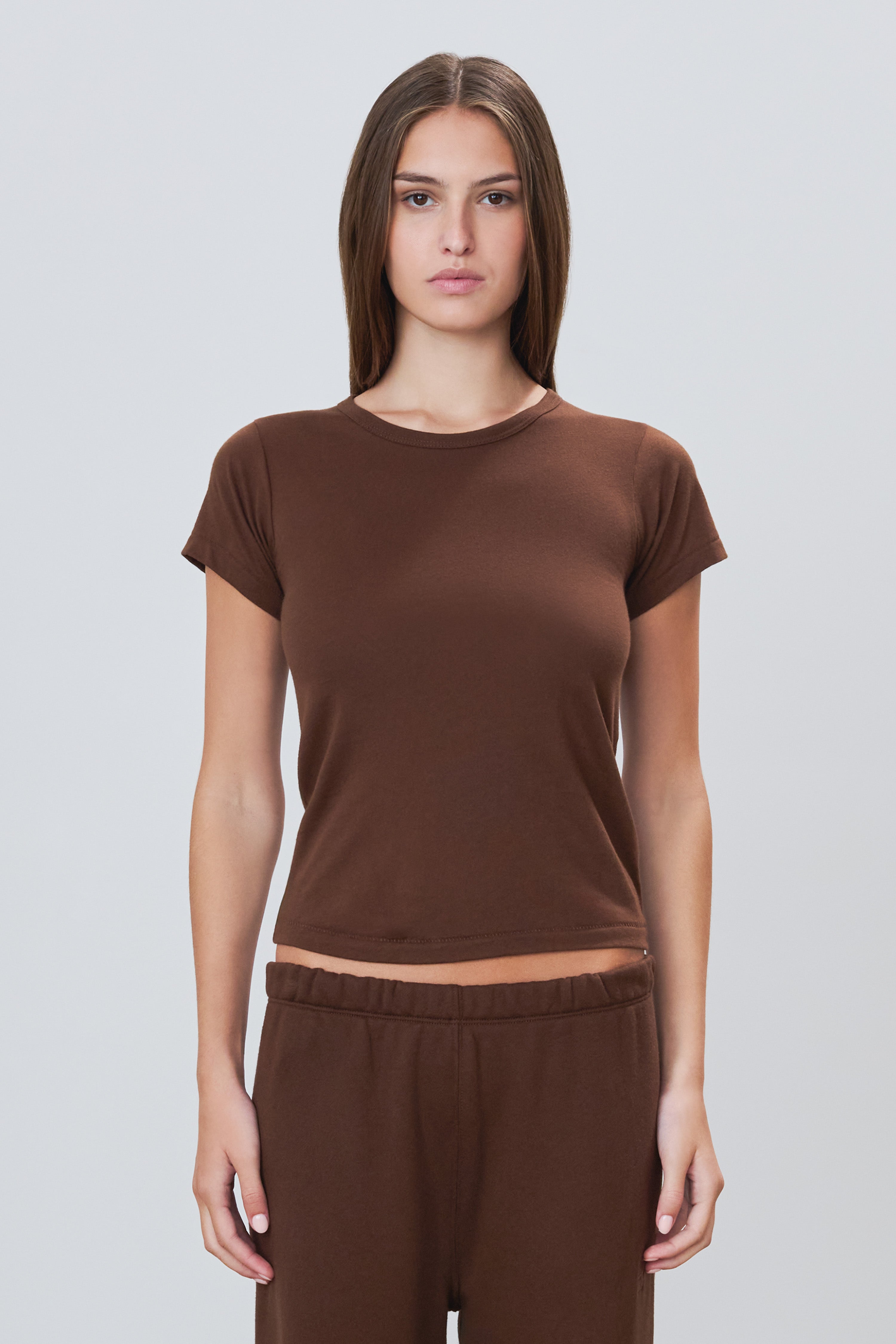 FITTED CREWNECK SHORT SLEEVE T-SHIRT - ÉTERNE