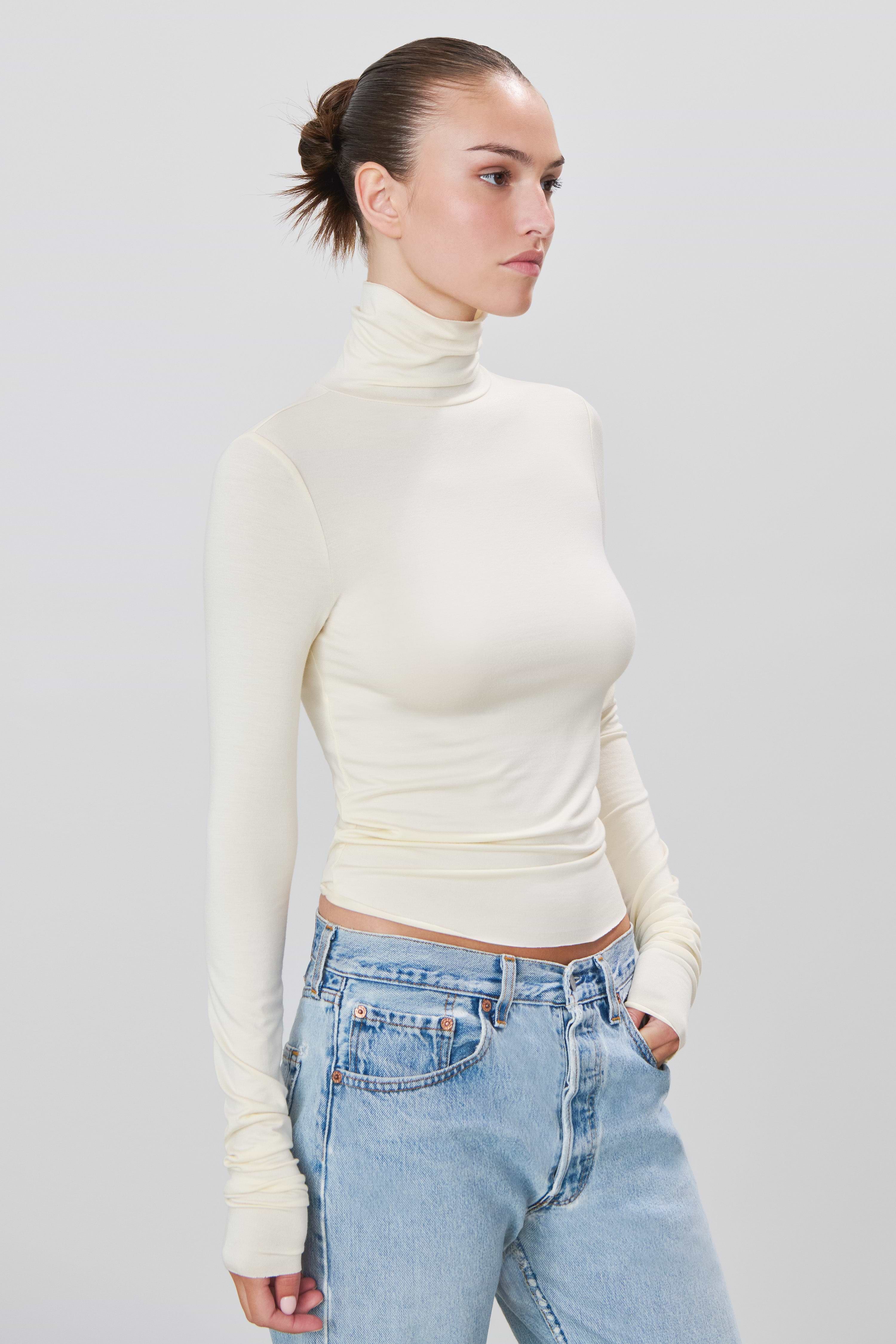 FITTED TURTLENECK TOP - ÉTERNE