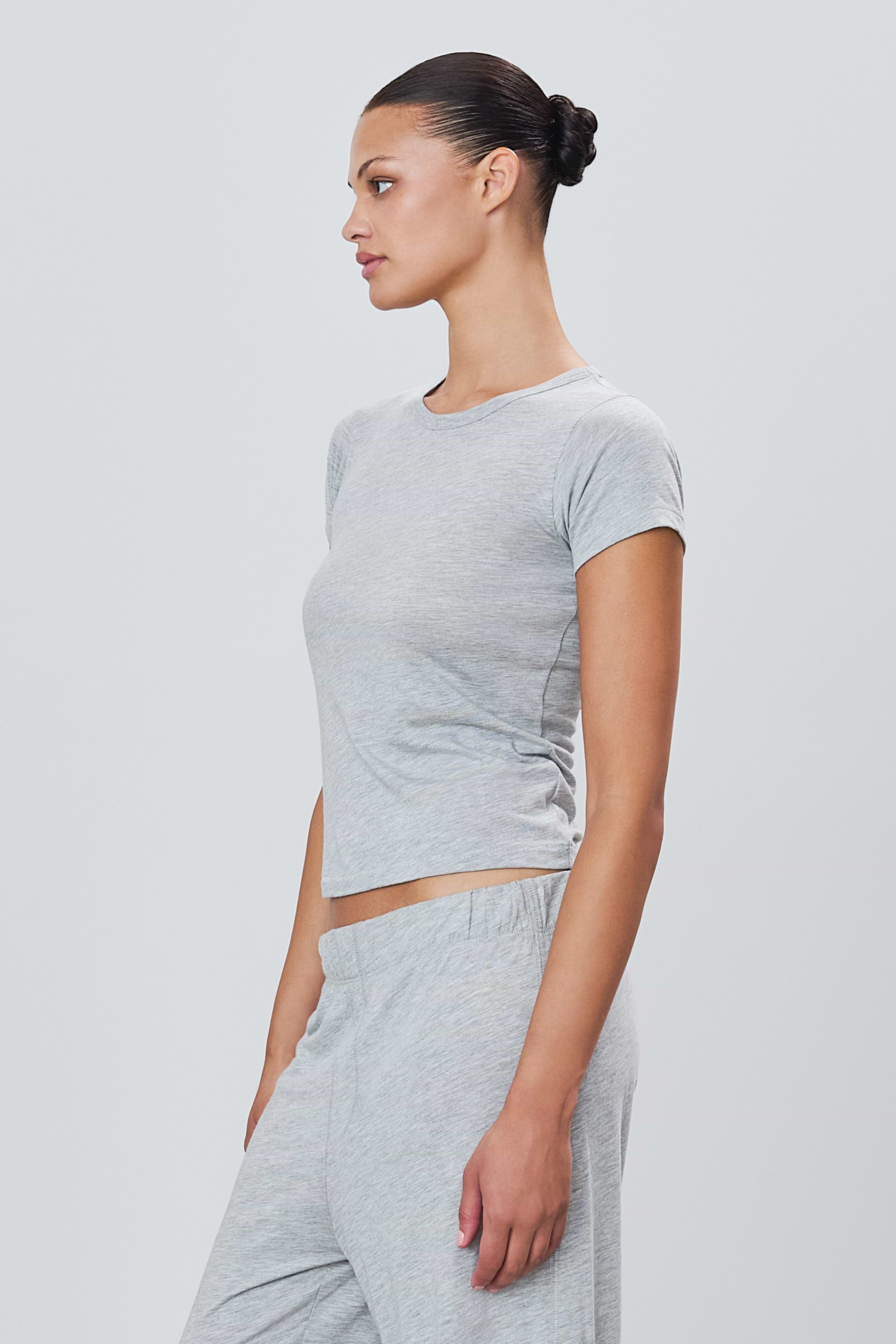 FITTED CREWNECK SHORT SLEEVE T-SHIRT - ÉTERNE