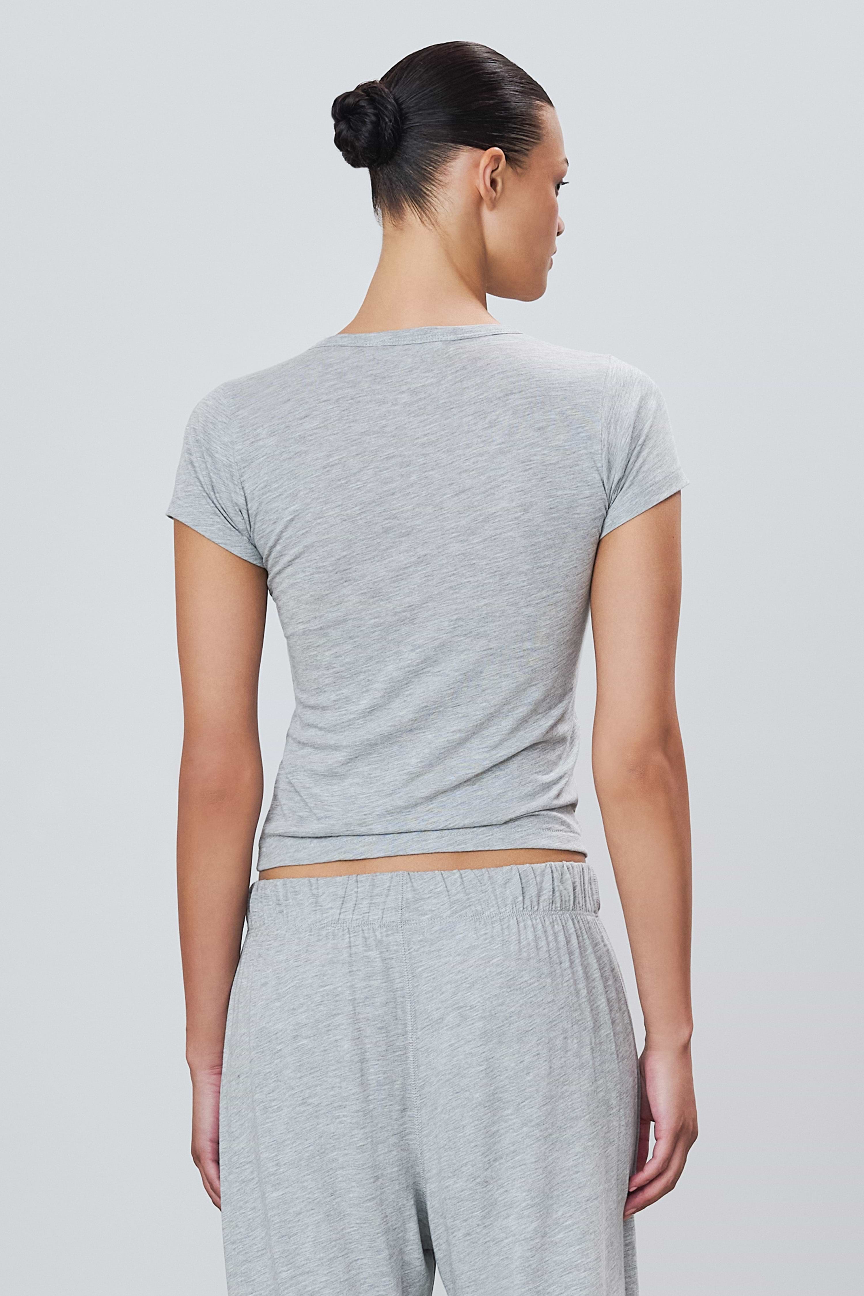 FITTED CREWNECK SHORT SLEEVE T-SHIRT - ÉTERNE
