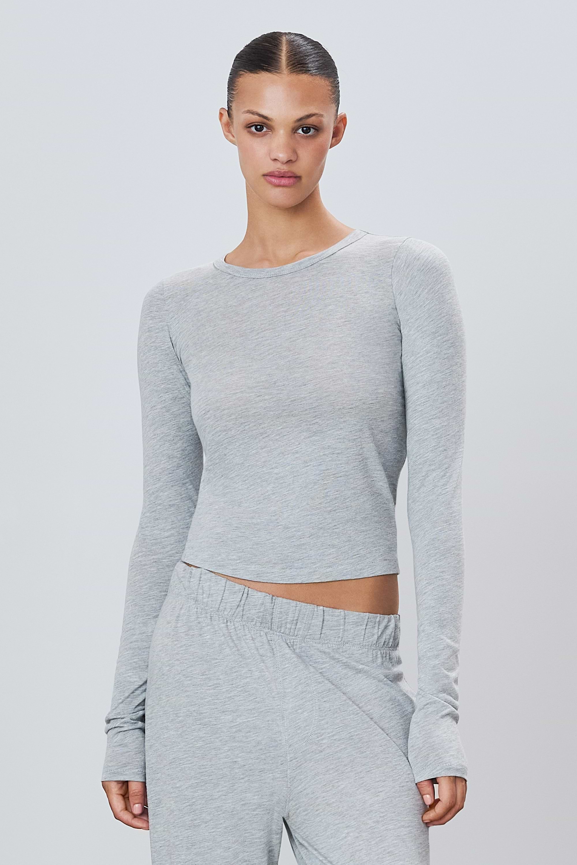 FITTED CREWNECK LONG SLEEVE T-SHIRT - ÉTERNE