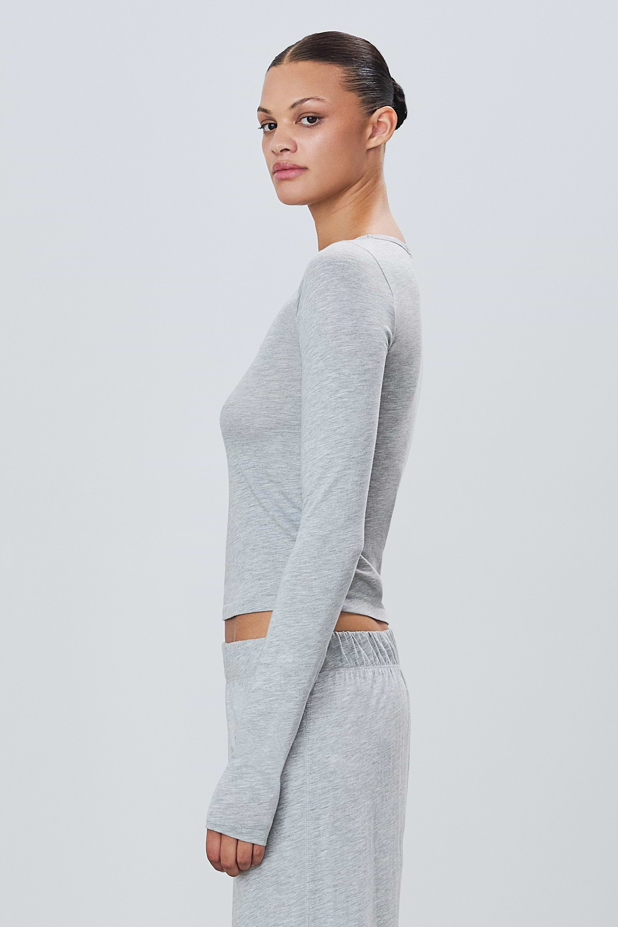 FITTED CREWNECK LONG SLEEVE T-SHIRT - ÉTERNE