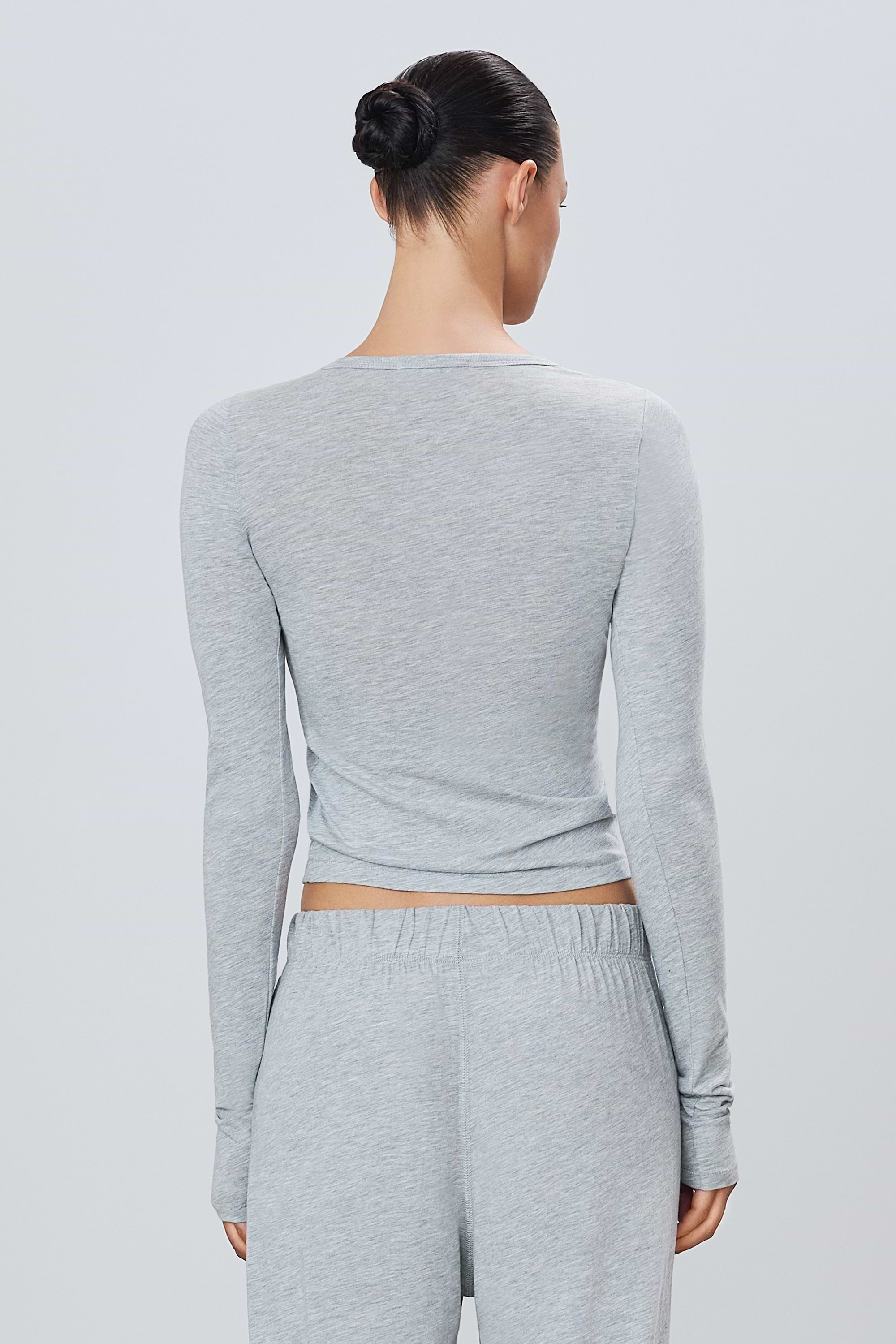 FITTED CREWNECK LONG SLEEVE T-SHIRT - ÉTERNE