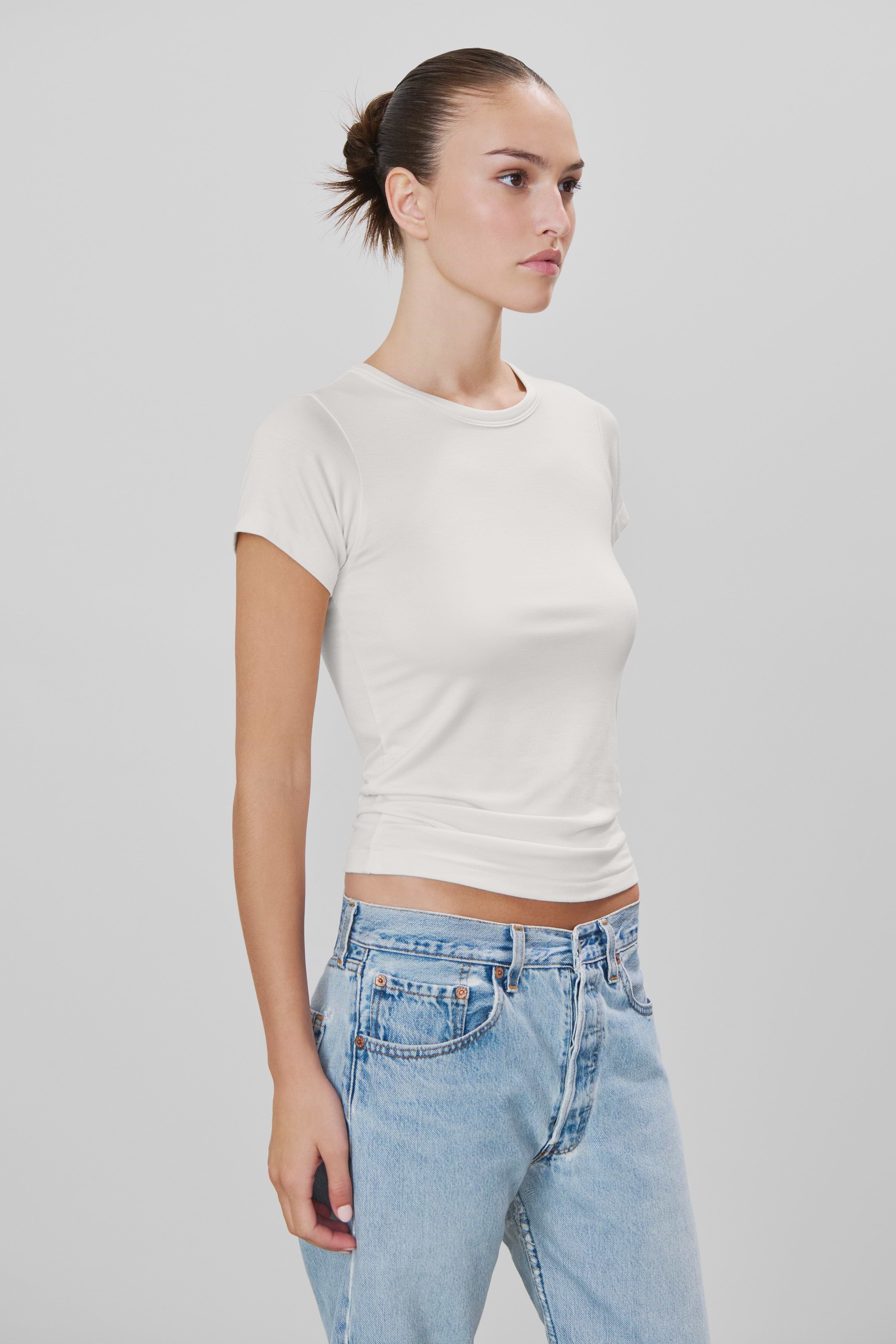 FITTED CREWNECK SHORT SLEEVE T-SHIRT - ÉTERNE