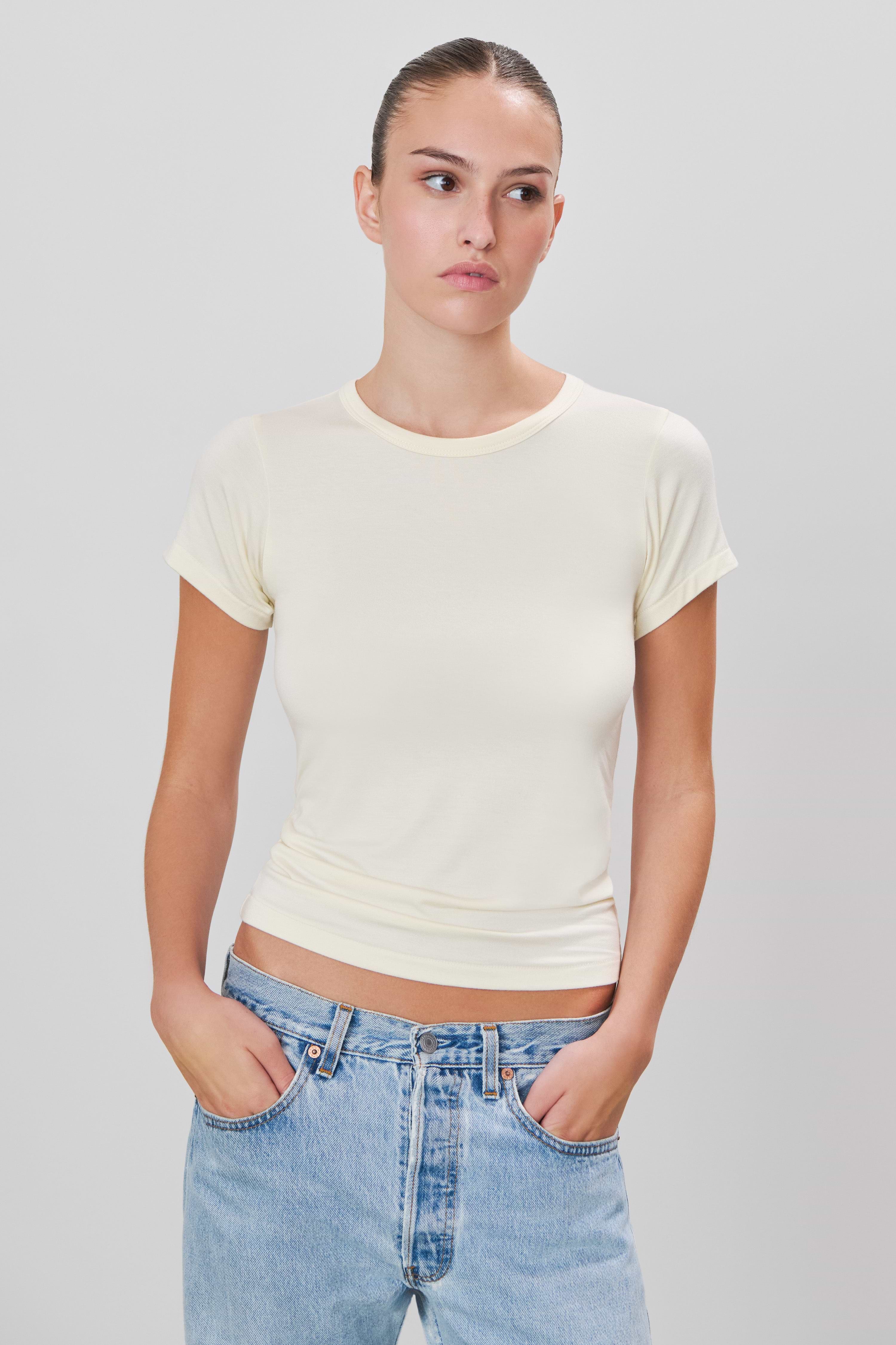 FITTED CREWNECK SHORT SLEEVE T-SHIRT - ÉTERNE