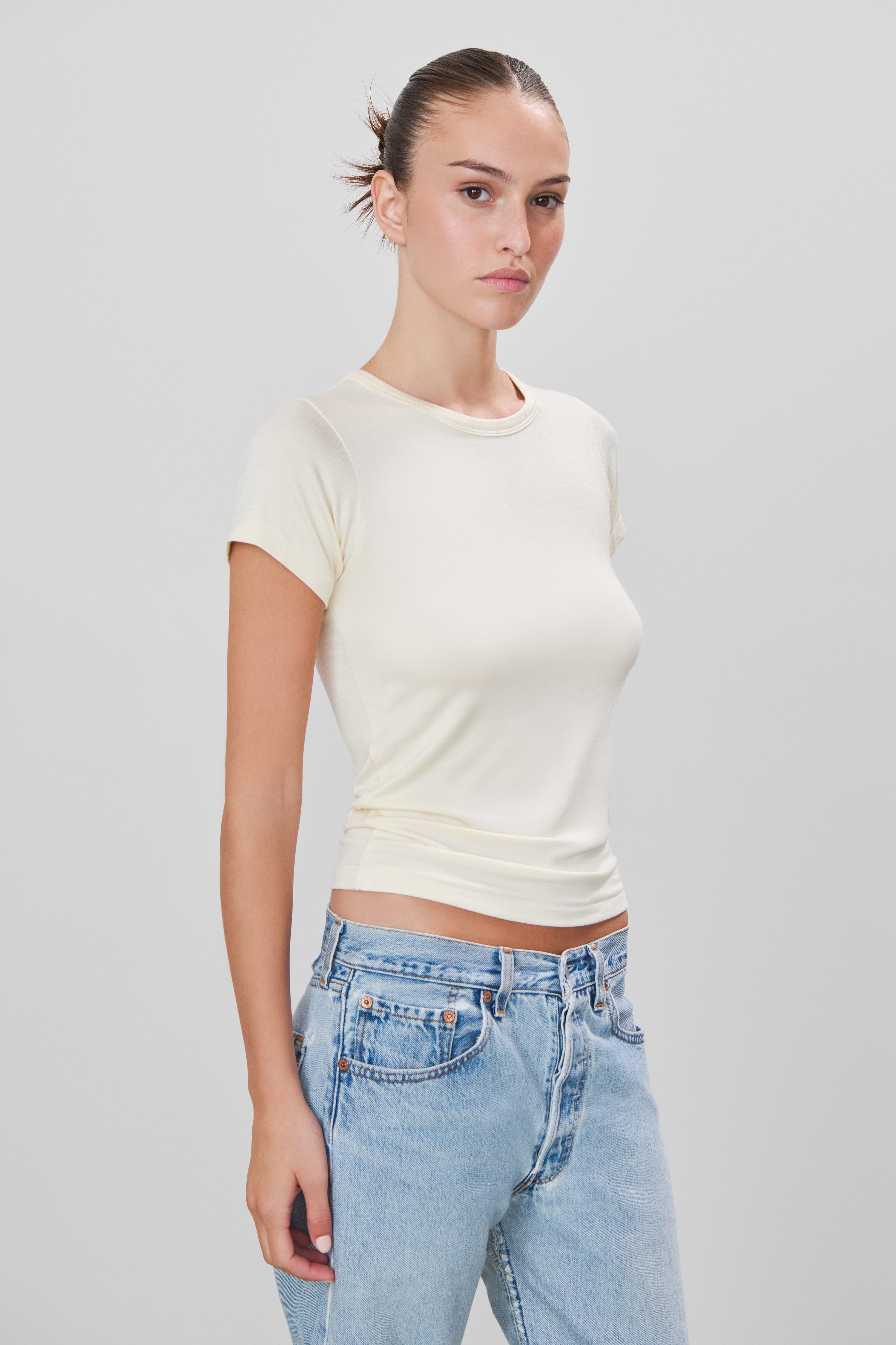 FITTED CREWNECK SHORT SLEEVE T-SHIRT - ÉTERNE