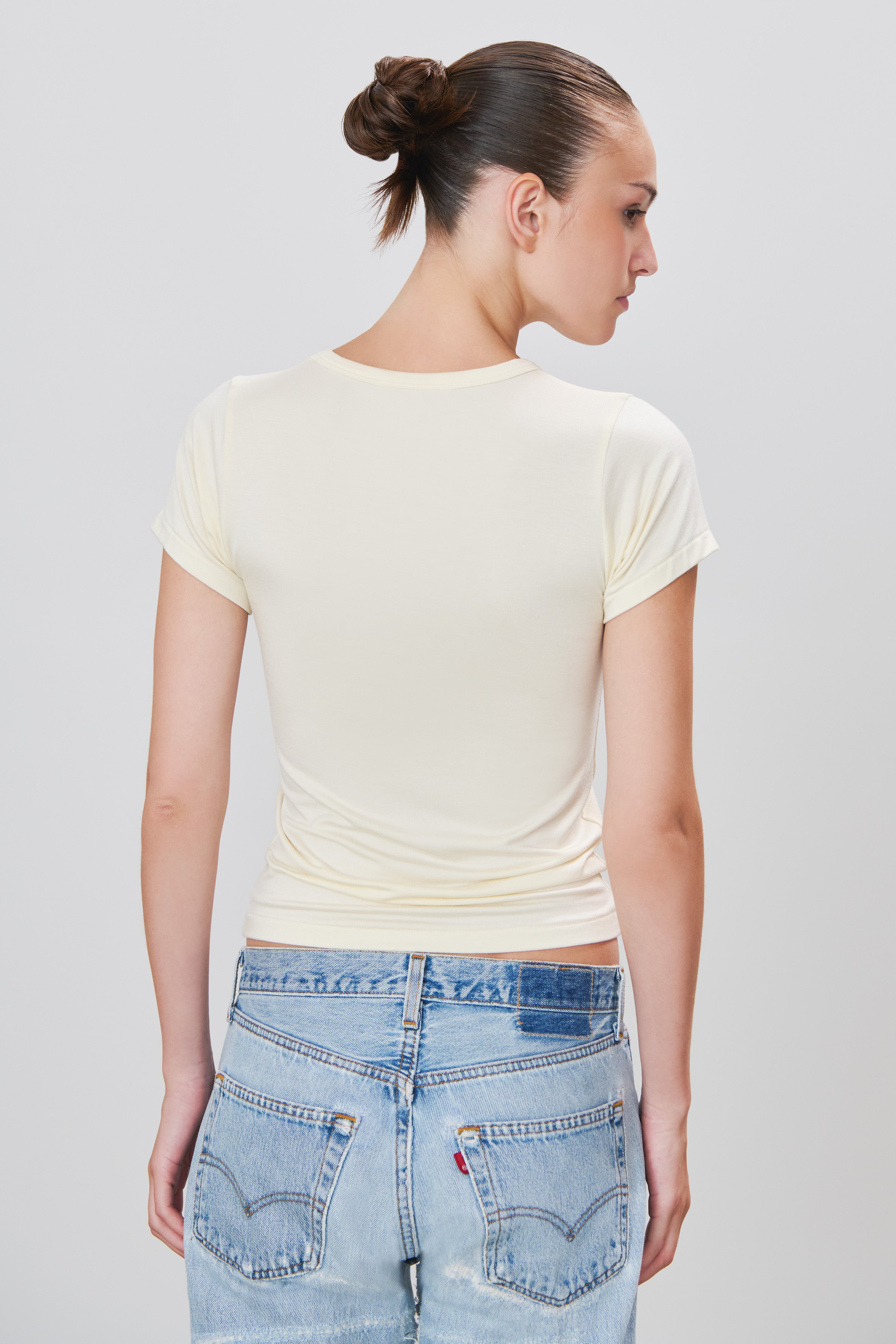 FITTED CREWNECK SHORT SLEEVE T-SHIRT - ÉTERNE