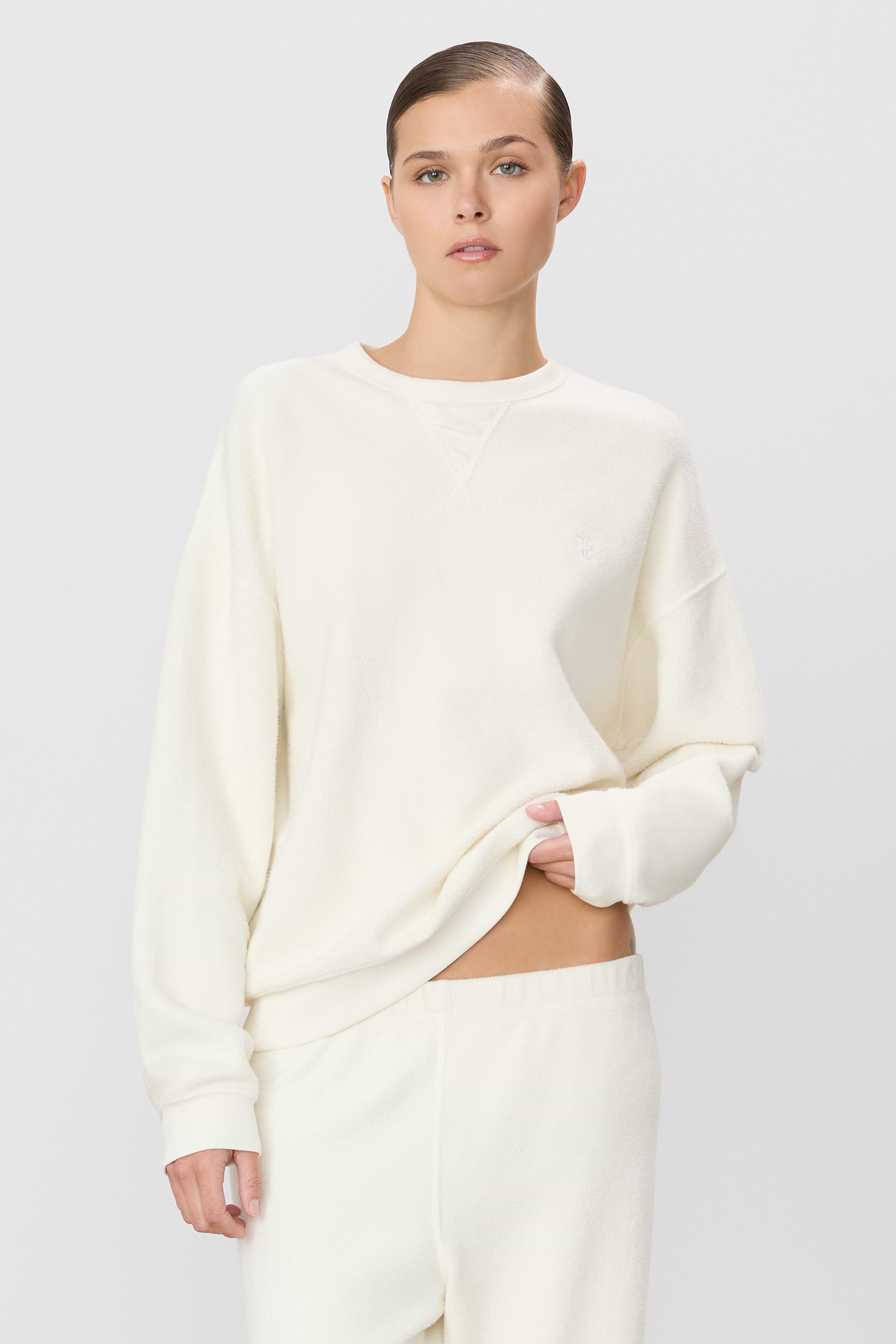 ÉTERNE CLASSIC CREW SWEATSHIRT