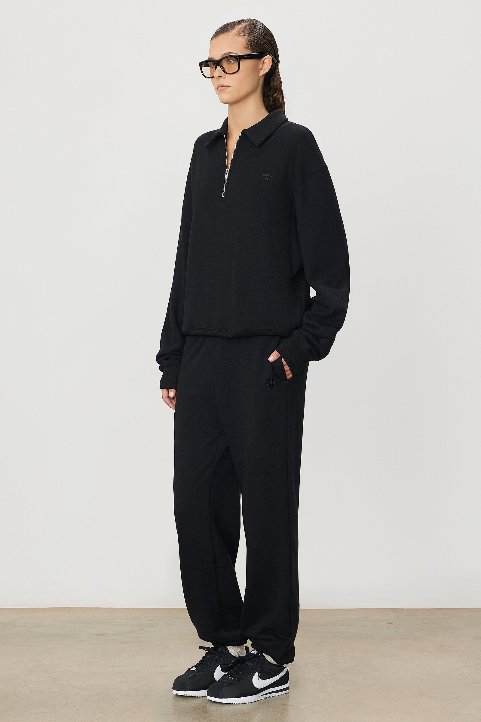 Boyfriend Pocket Sweatpant Black - ÉTERNE