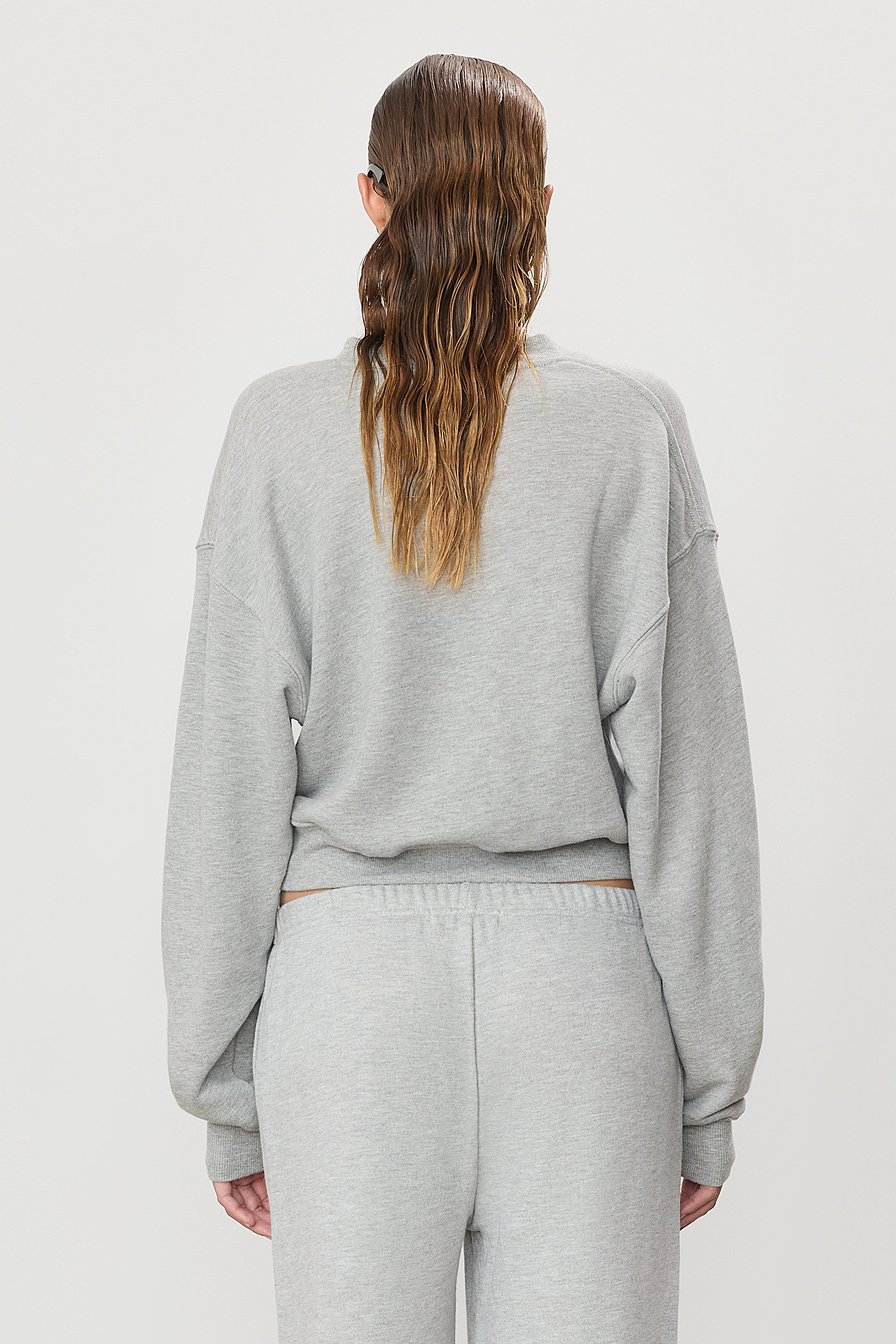 Cropped V-Neck Sweatshirt Heather Grey - ÉTERNE