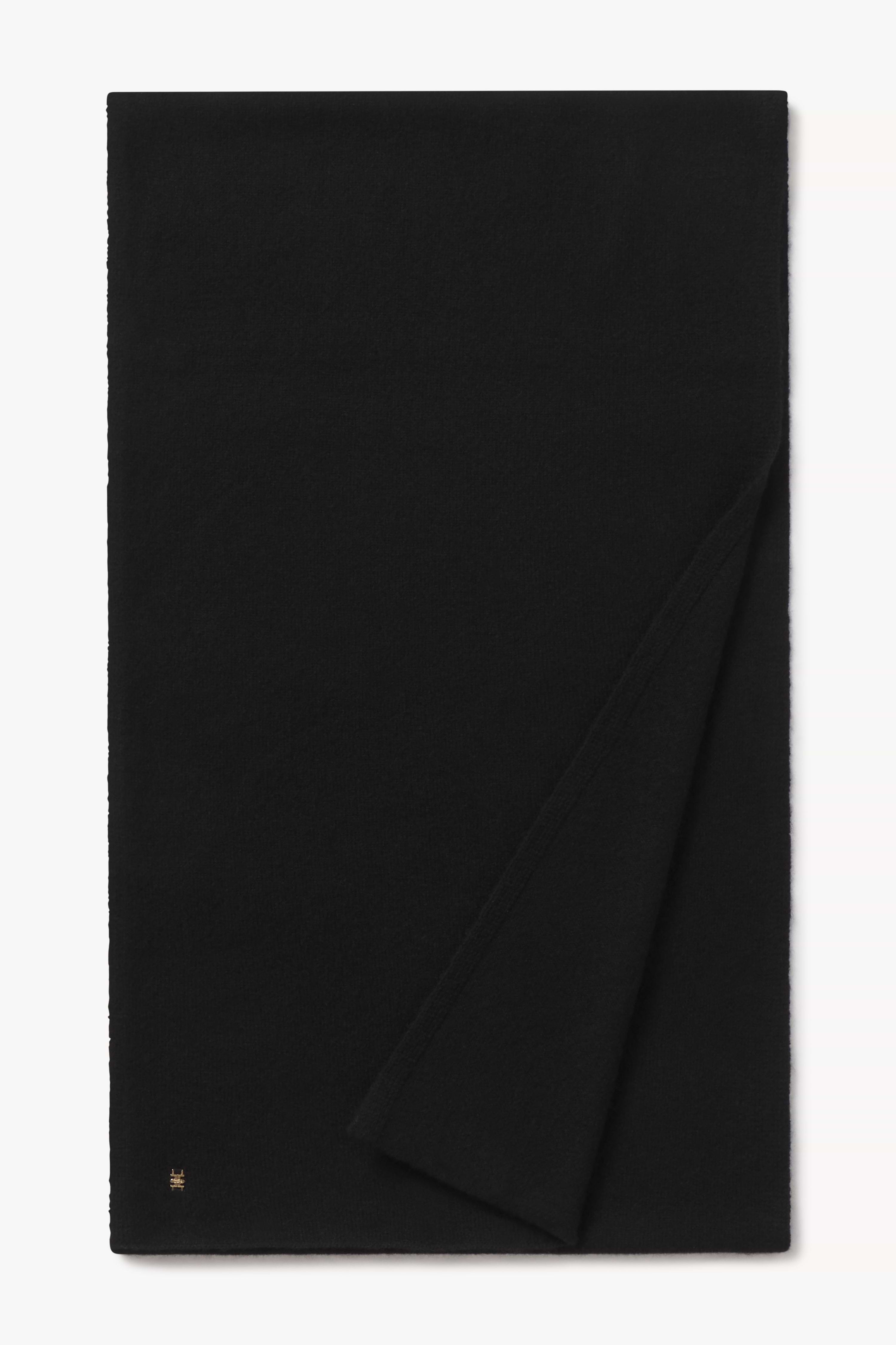 LUCA SCARF - ÉTERNE