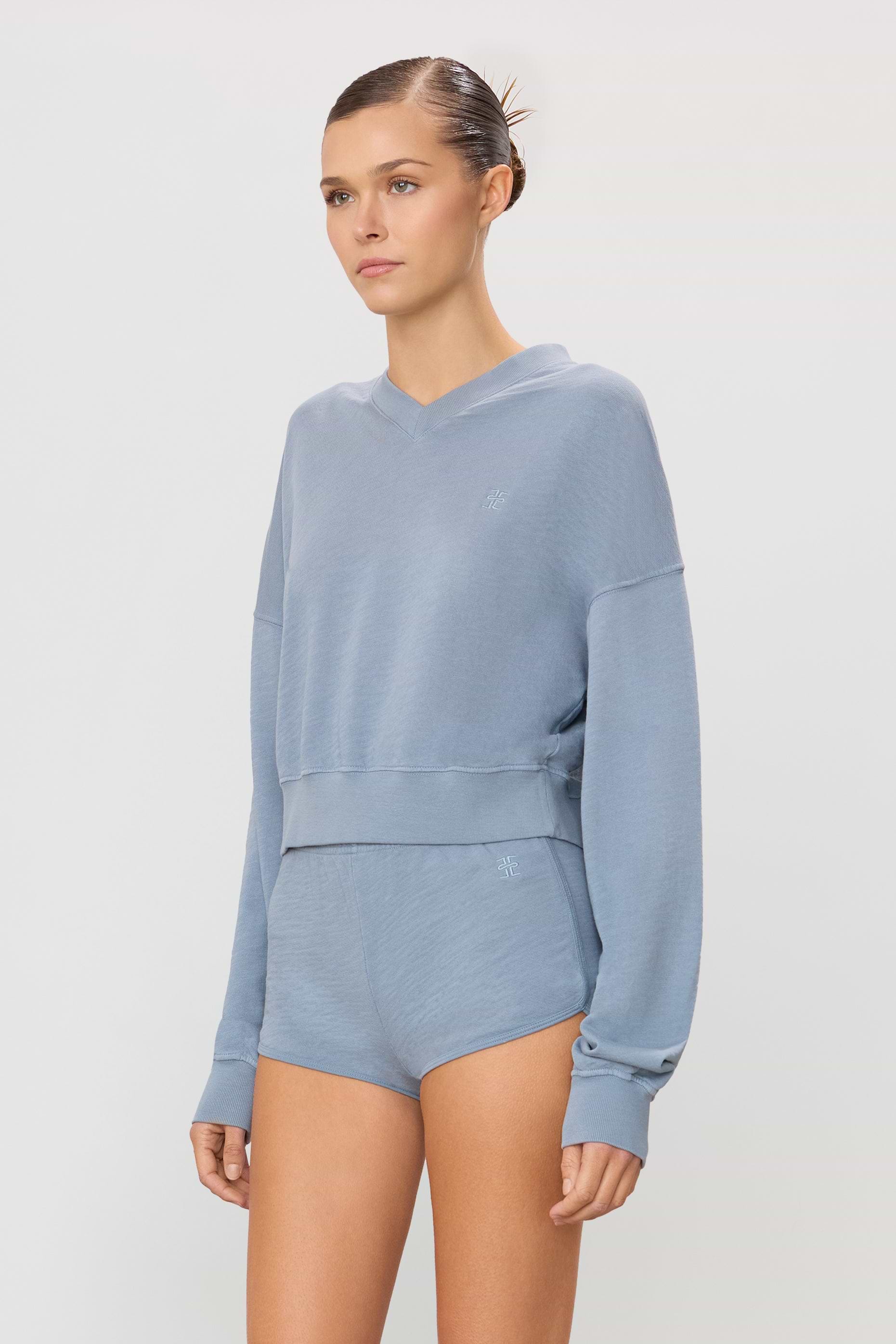 CROPPED V-NECK SWEATSHIRT - ÉTERNE