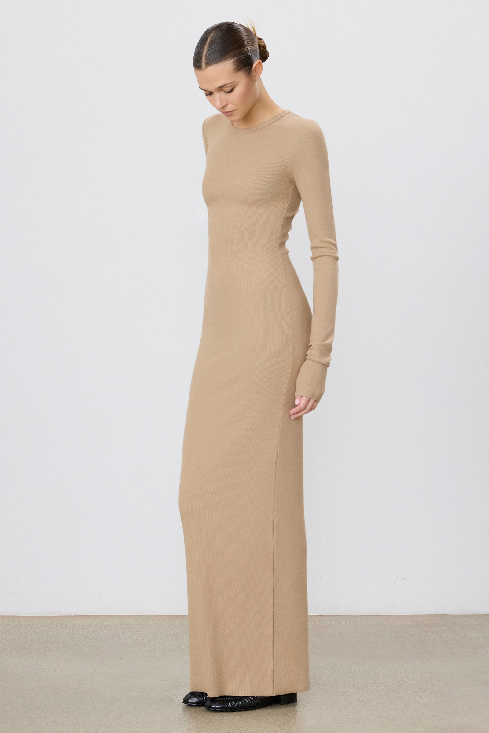 ÉTERNE LONG SLEEVE CREWNECK MAXI DRESS