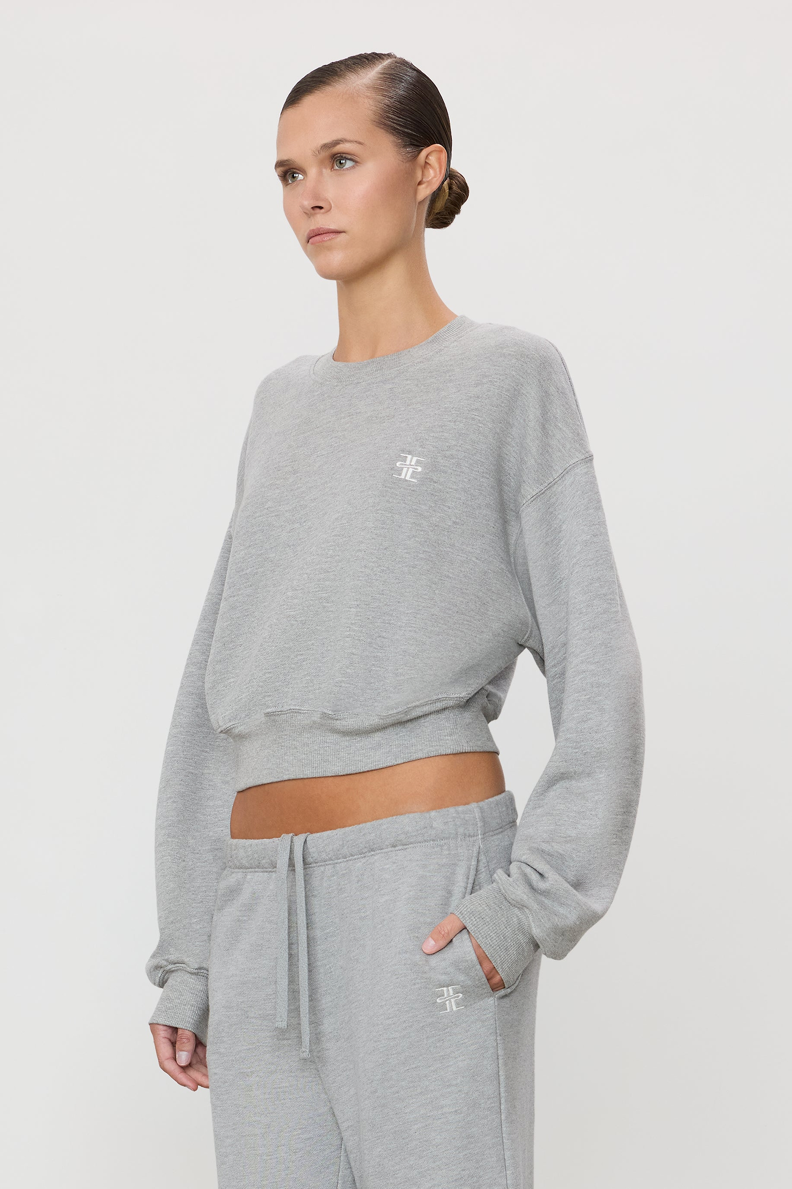 CROPPED CREWNECK SWEATSHIRT - ÉTERNE