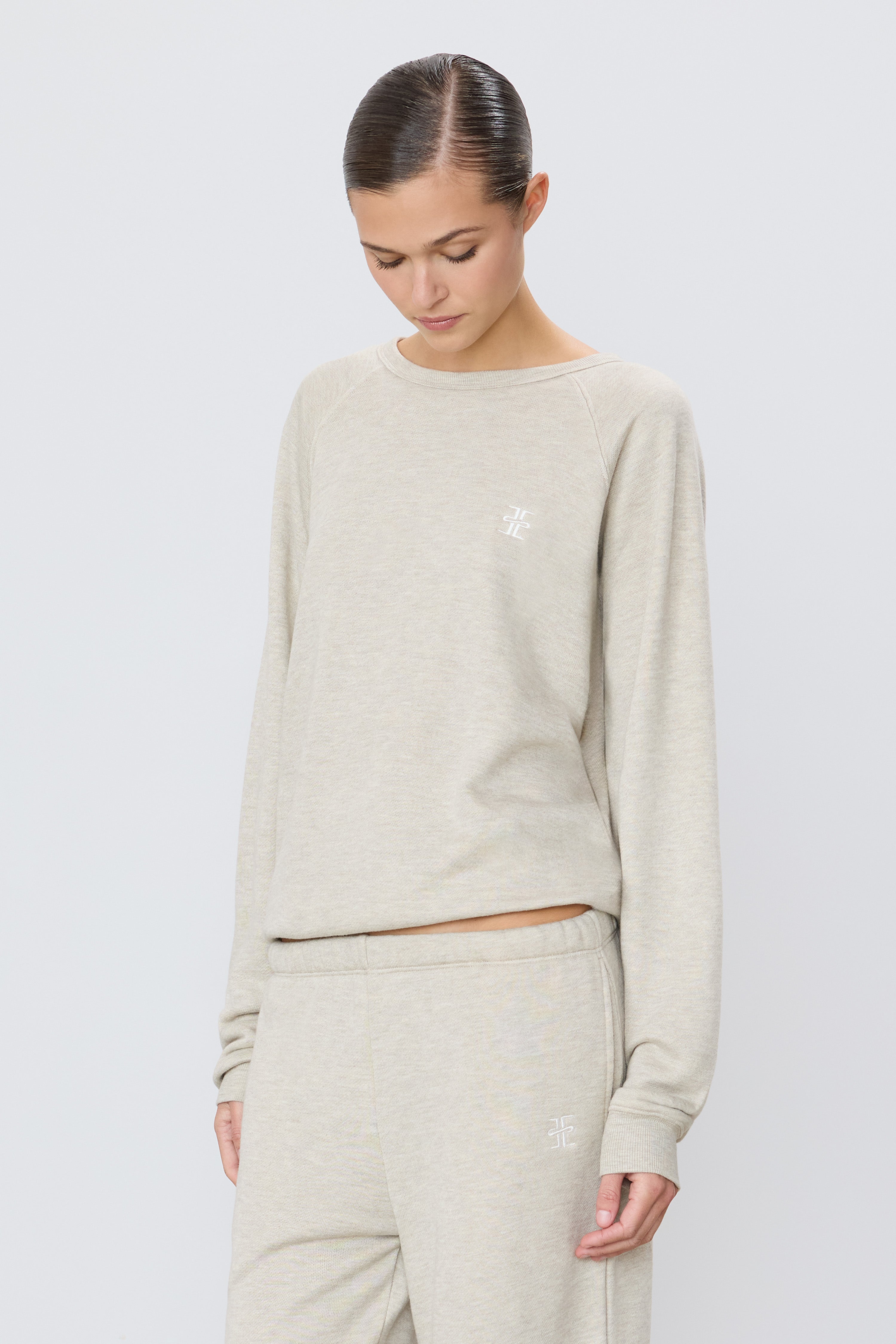 OVERSIZED RAGLAN SWEATSHIRT - ÉTERNE