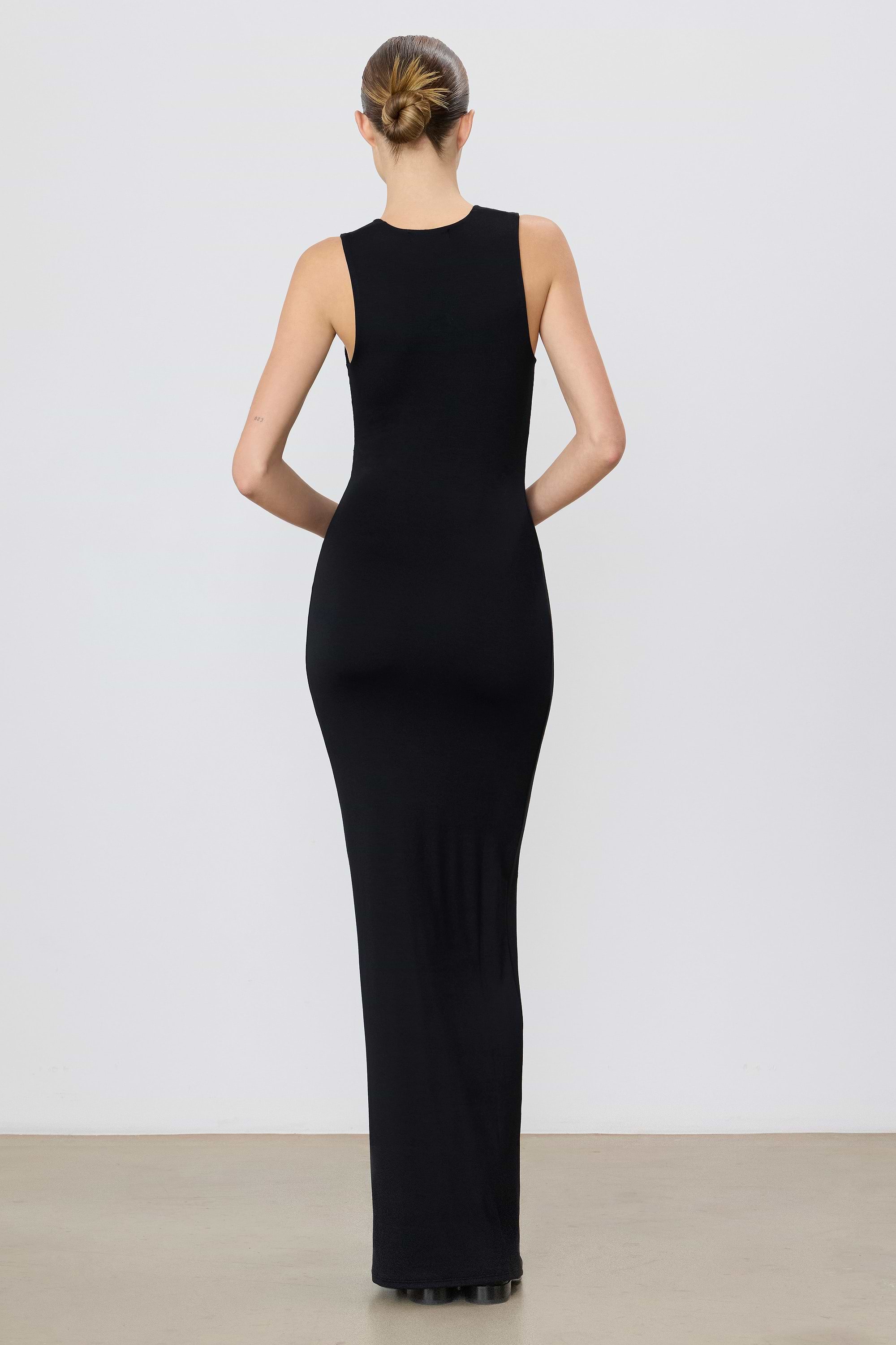 ÉTERNE SLEEVELESS CREWNECK MAXI DRESS