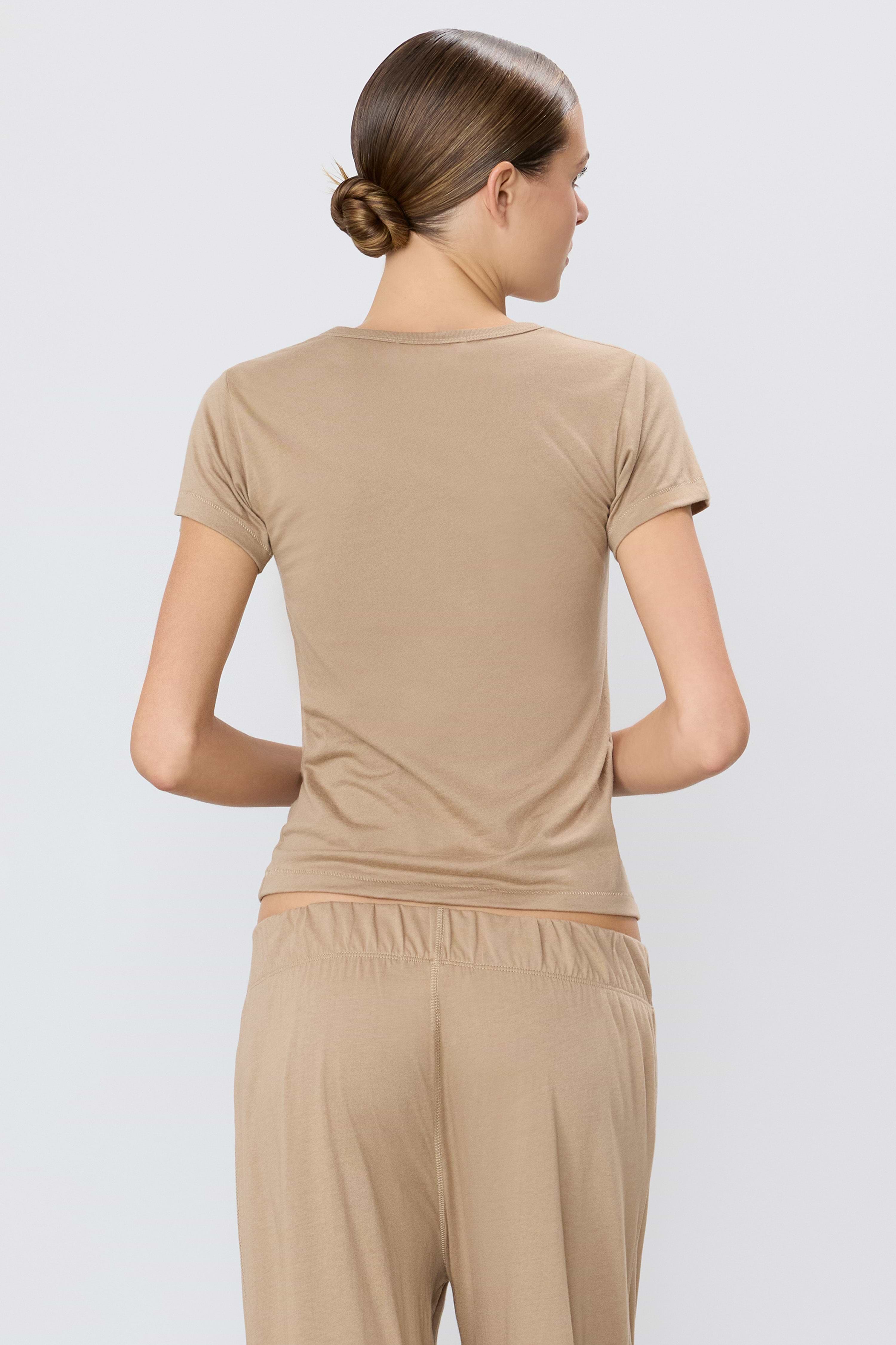 FITTED CREWNECK SHORT SLEEVE T-SHIRT - ÉTERNE