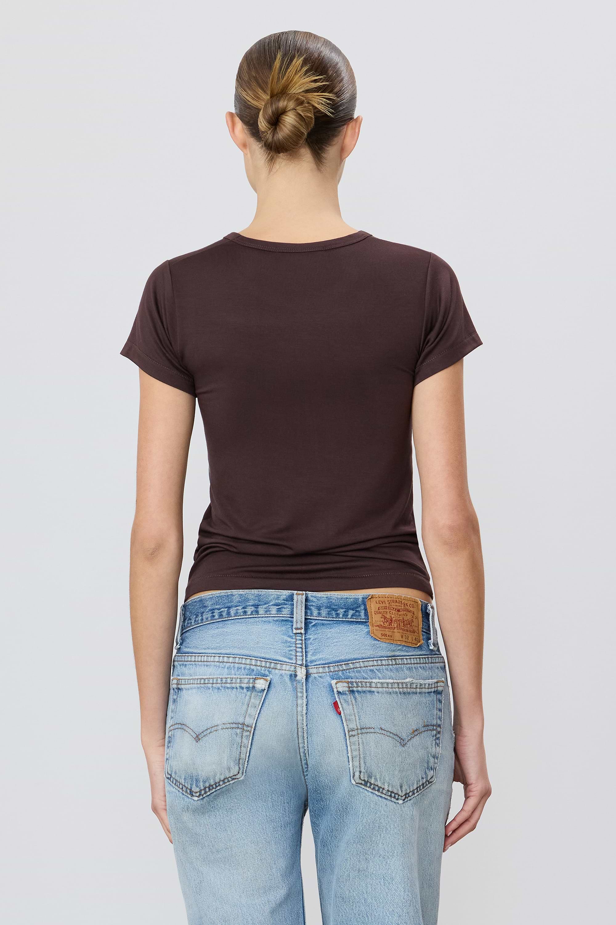 FITTED CREWNECK SHORT SLEEVE T-SHIRT - ÉTERNE