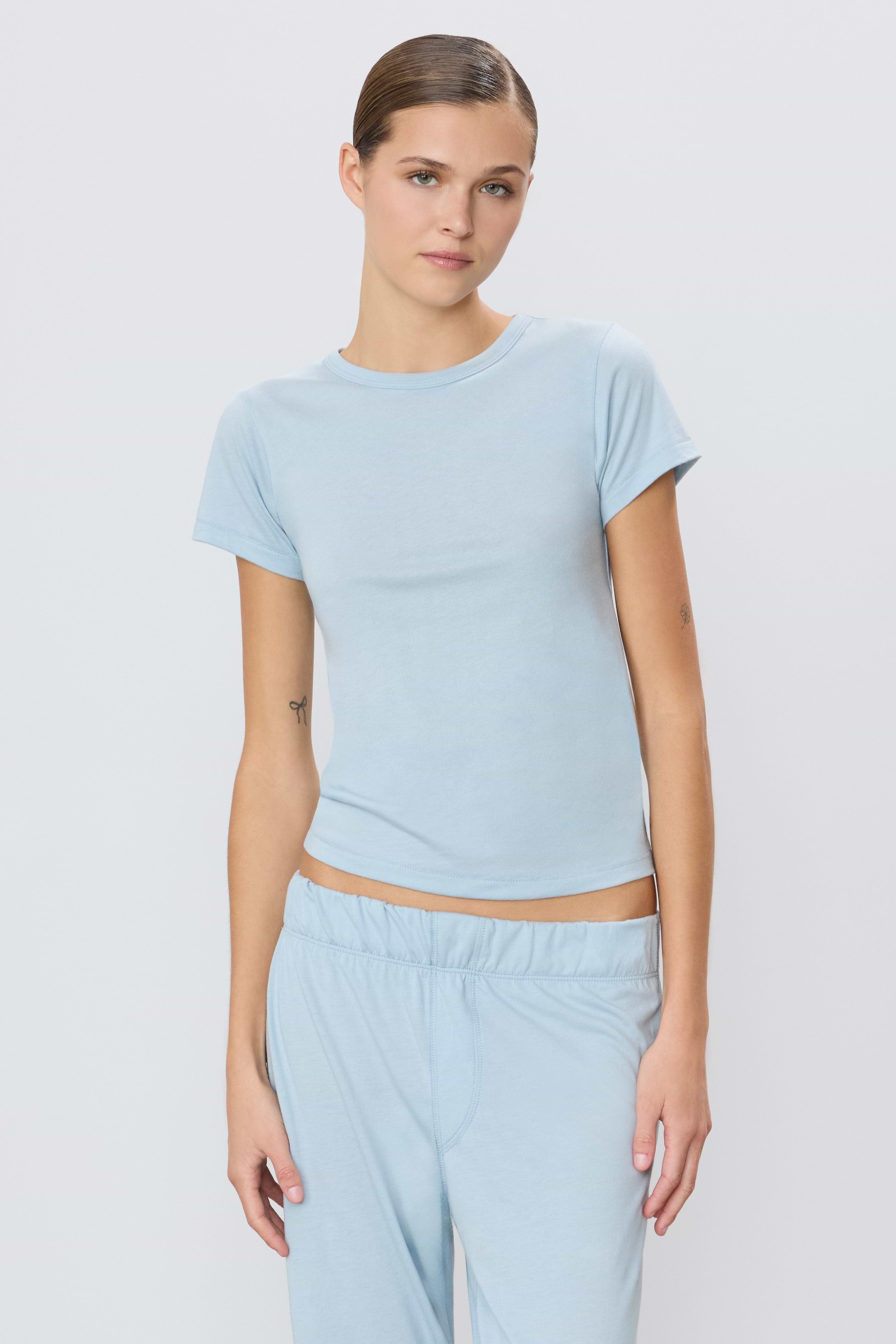 FITTED CREWNECK SHORT SLEEVE T-SHIRT - ÉTERNE