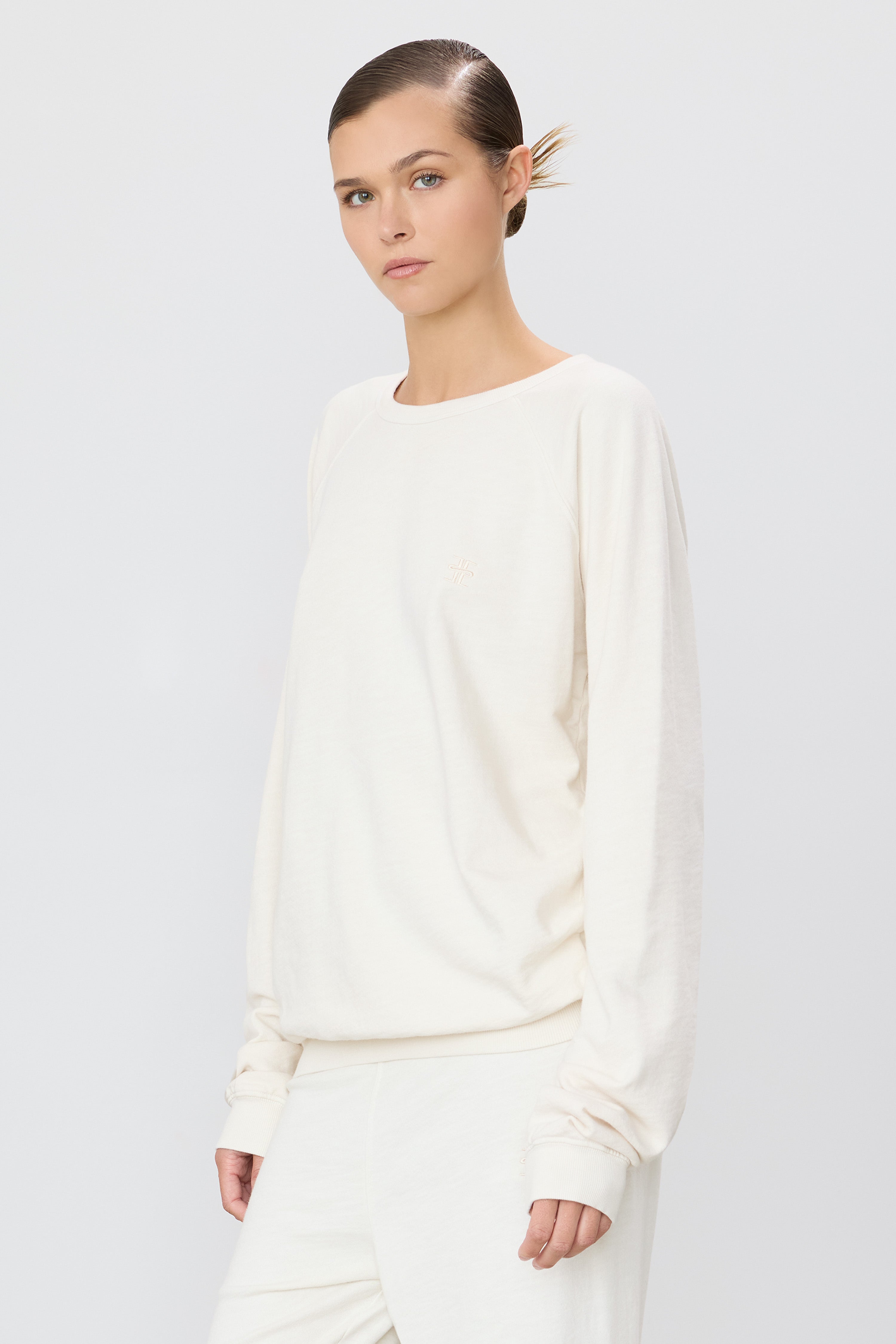 OVERSIZED RAGLAN SWEATSHIRT - ÉTERNE