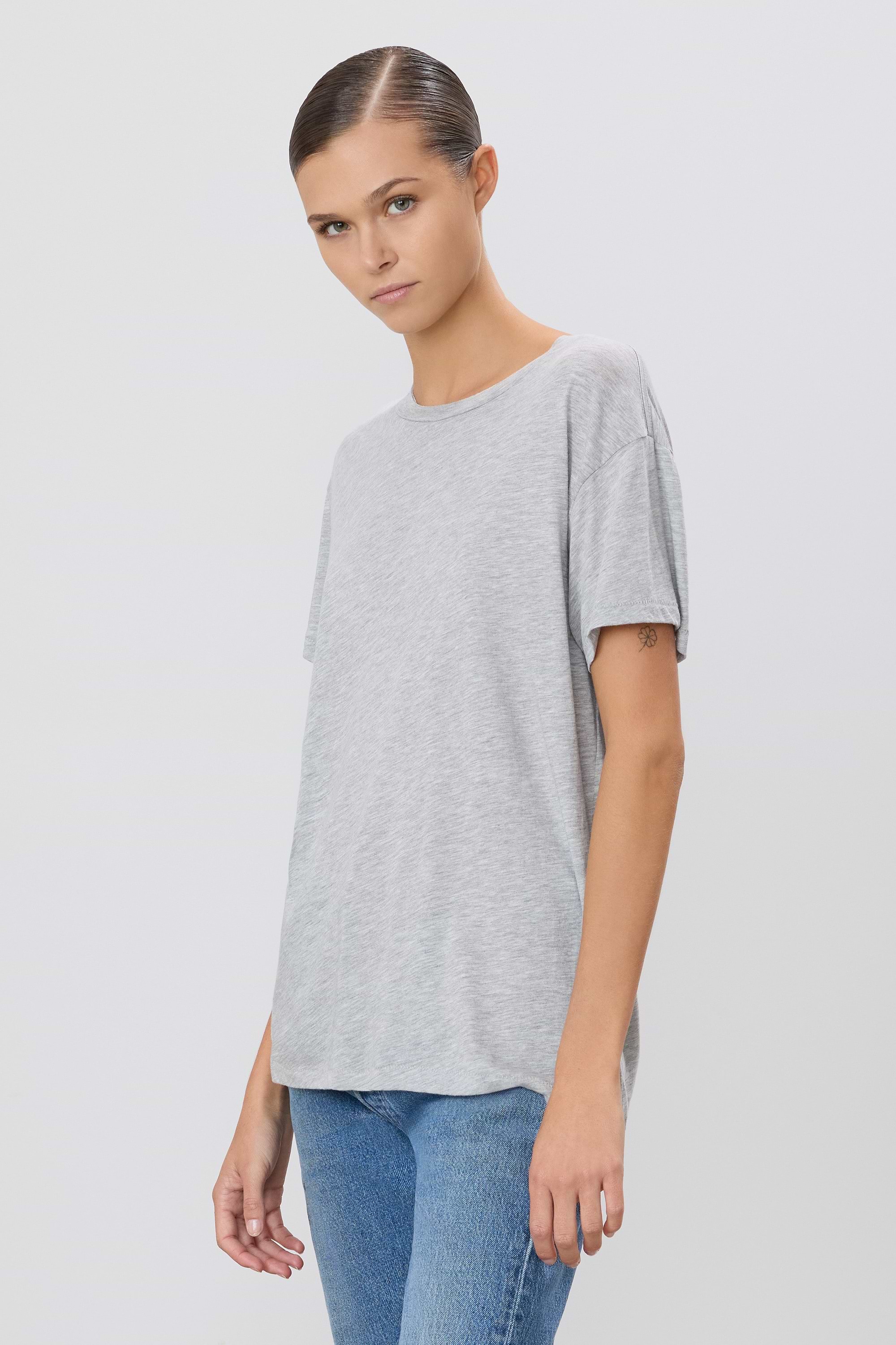 Short Sleeve Boyfriend T-Shirt - ÉTERNE