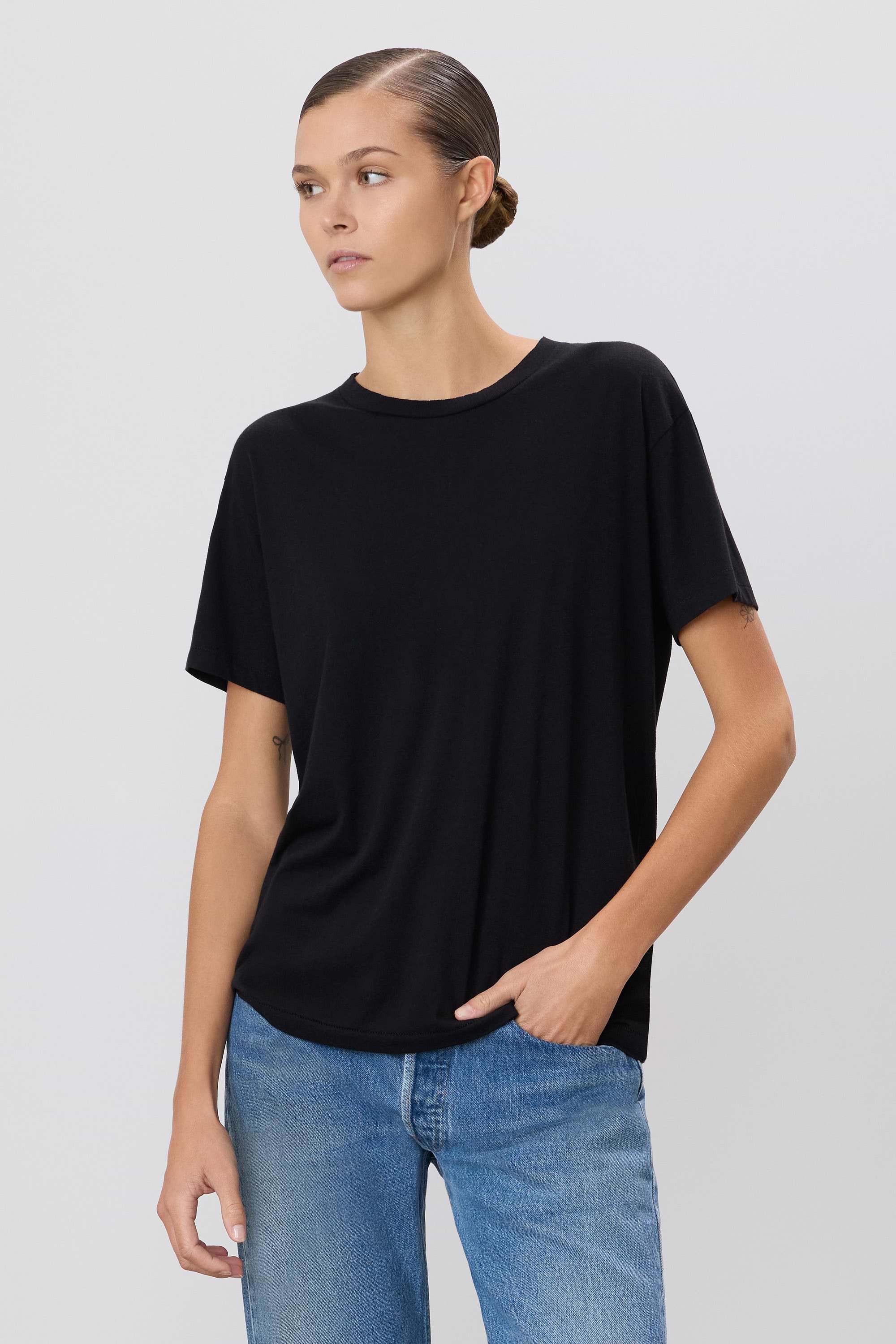 Short Sleeve Boyfriend T-Shirt - ÉTERNE