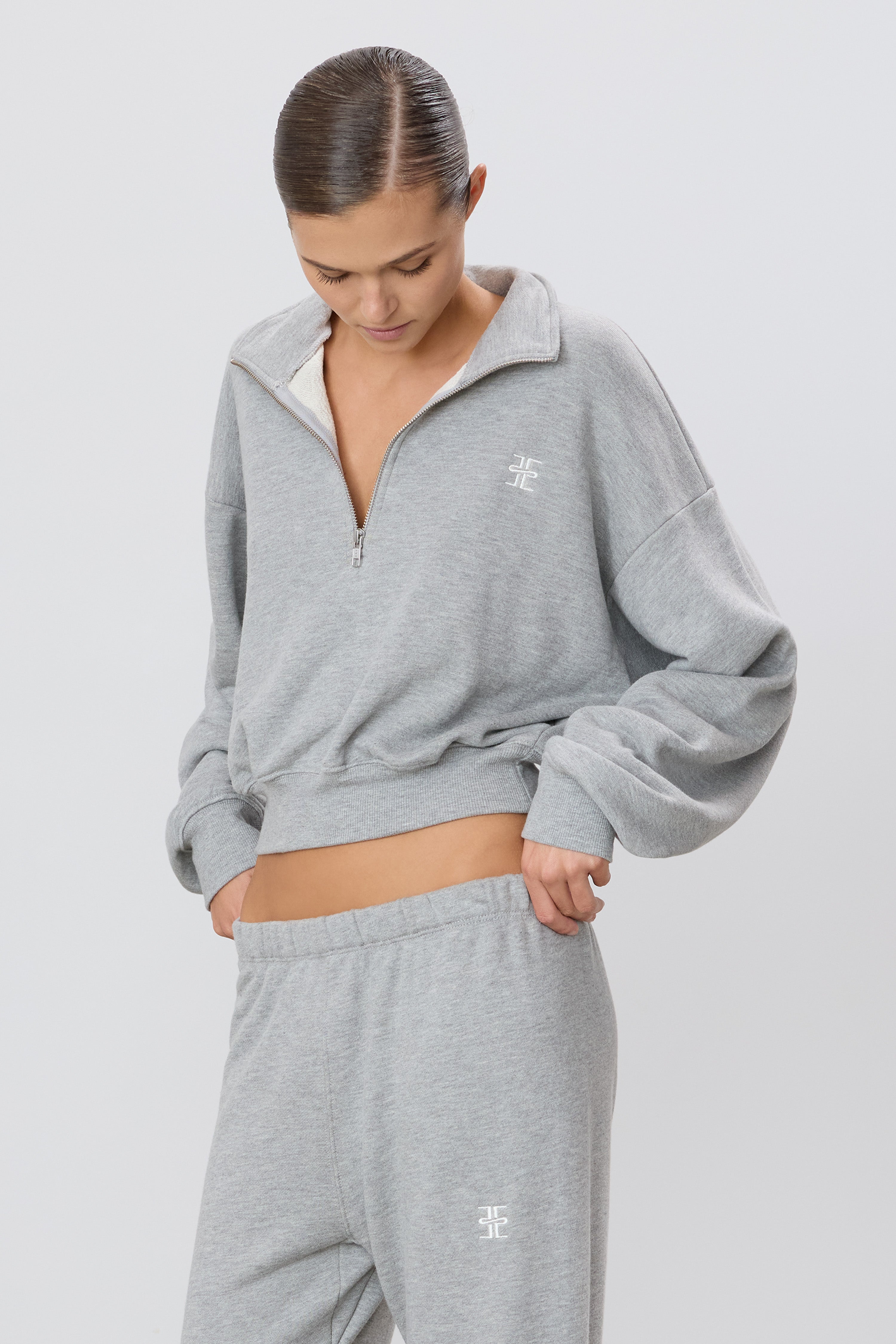 CROPPED HALF-ZIP SWEATSHIRT – ÉTERNE
