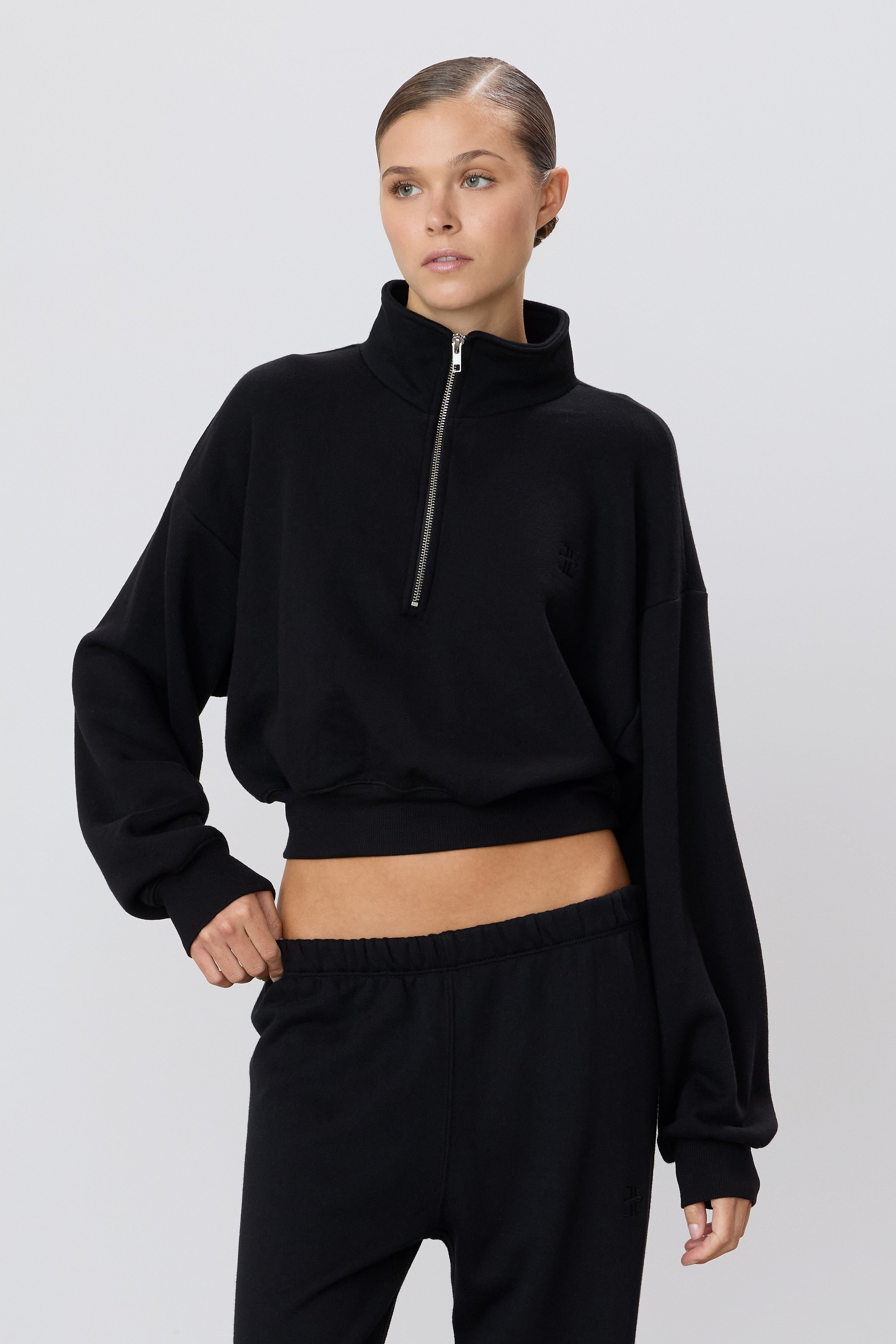 CROPPED HALF-ZIP SWEATSHIRT - ÉTERNE