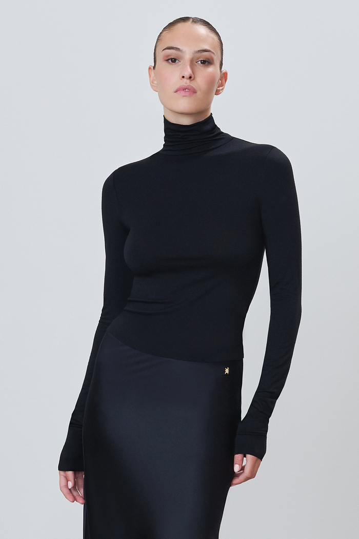 FITTED TURTLENECK TOP