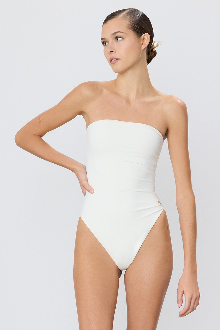 KAIA ONE PIECE