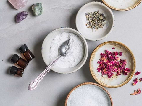 DIY Aromatherapy Bath Salts with Essential Oils