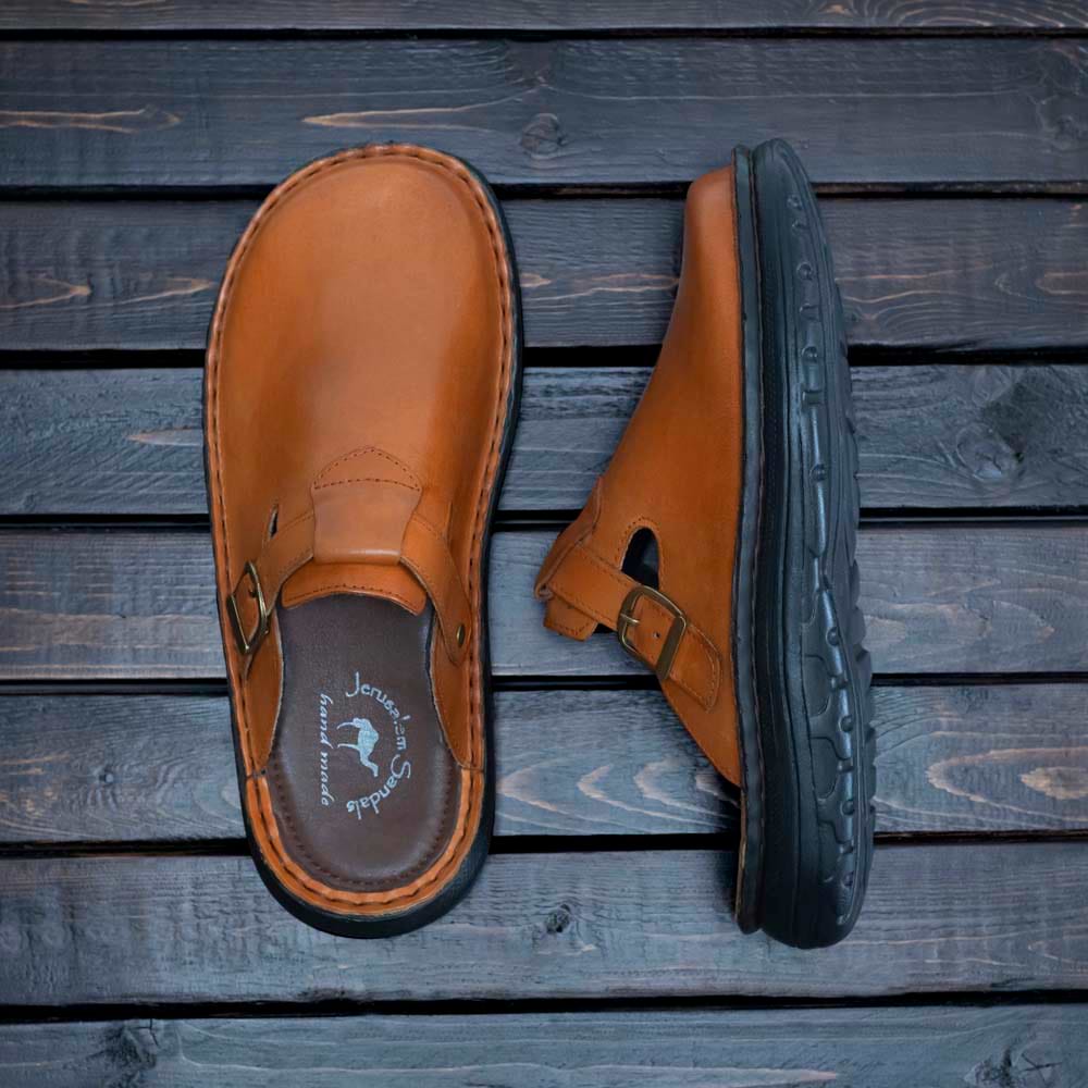 Sawyer - Leather Closed Toe Sandal - Honey