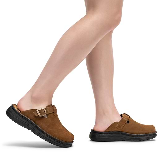 Nomad - Front Seam Suede Leather Clog | Honey Suede