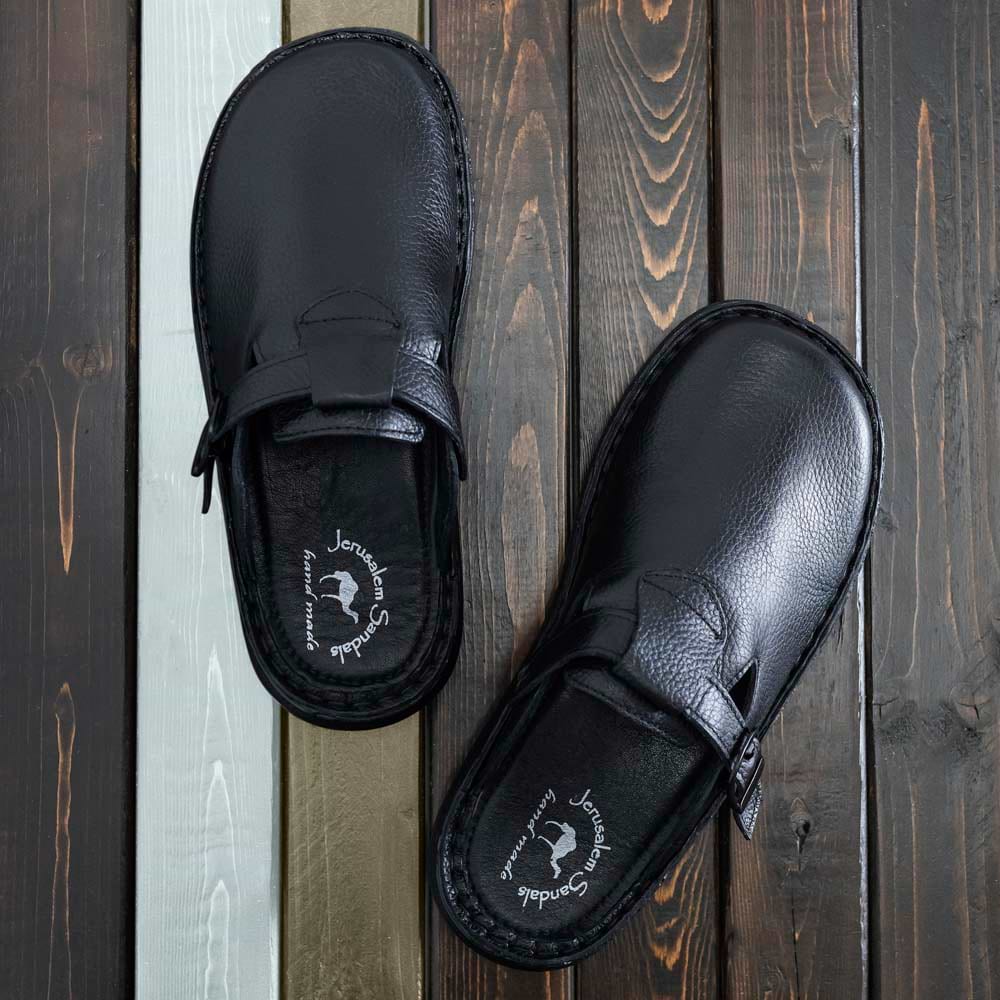 Sawyer - Leather Closed Toe Sandal - Black