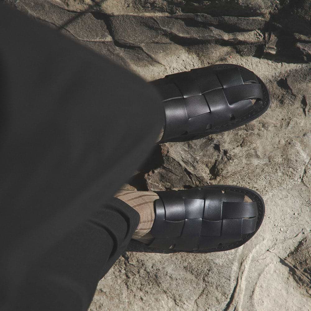 Sailor Closed-Toe Leather Sandals - Black display picture 3