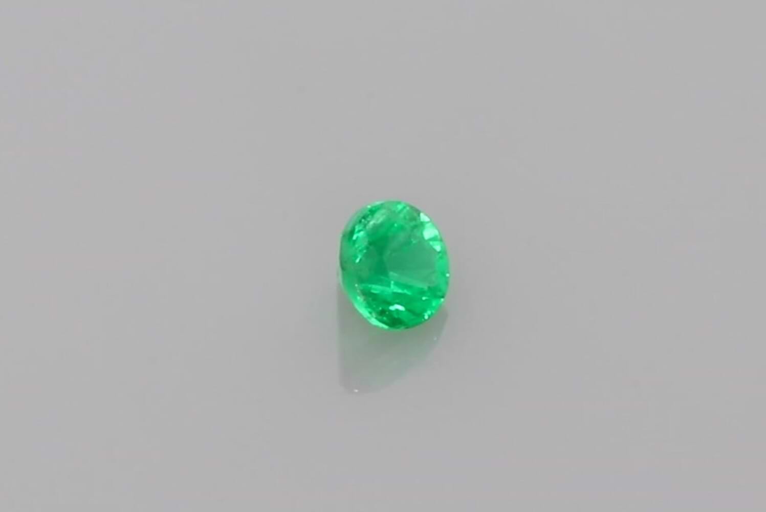 Round Green Emerald 0.14ct